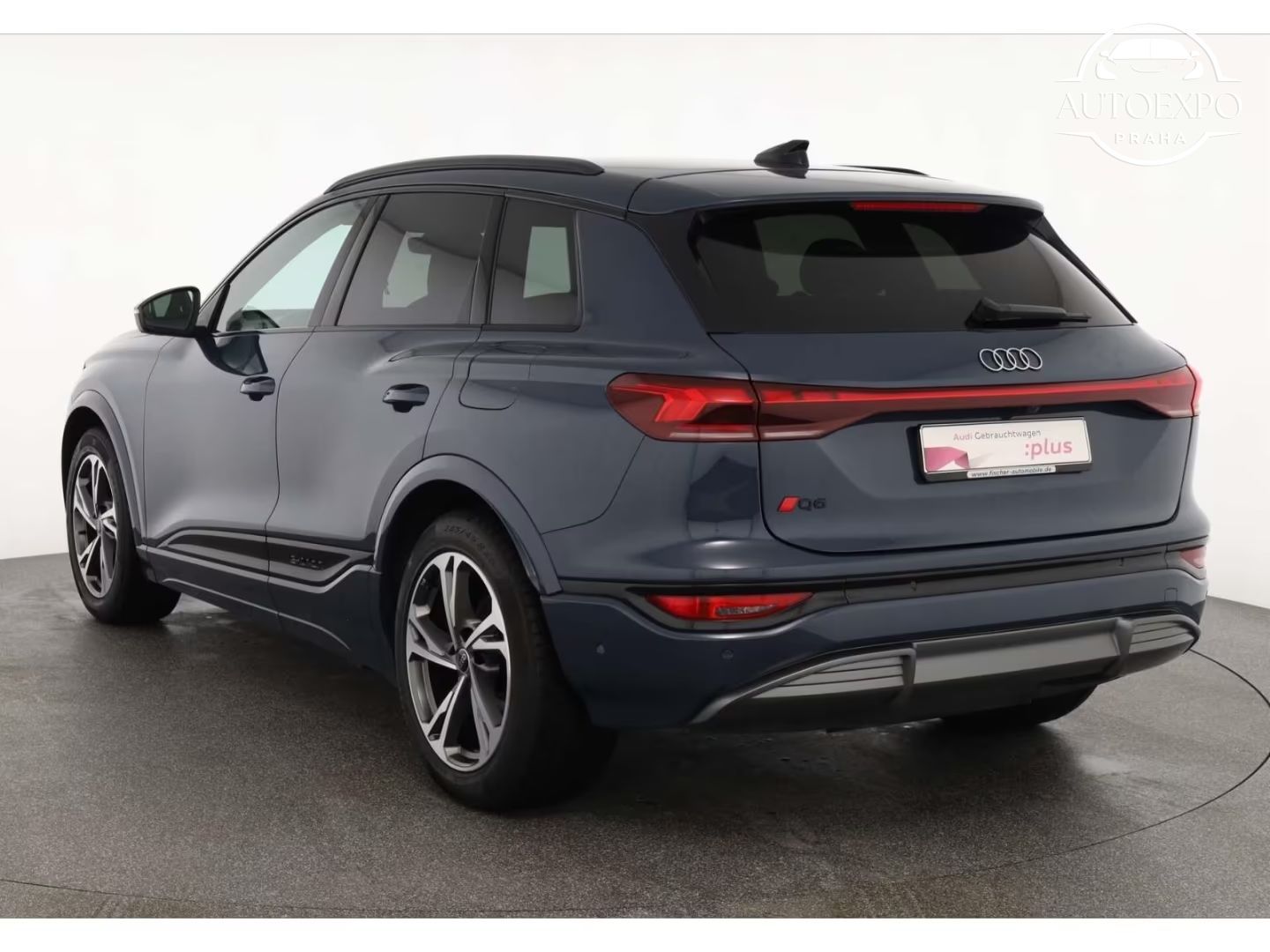 Audi Q6 e-tron, S line - fotka 3