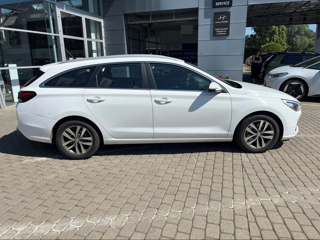 Hyundai i30, Style 1.6 CRDi 81 kW - fotka 3