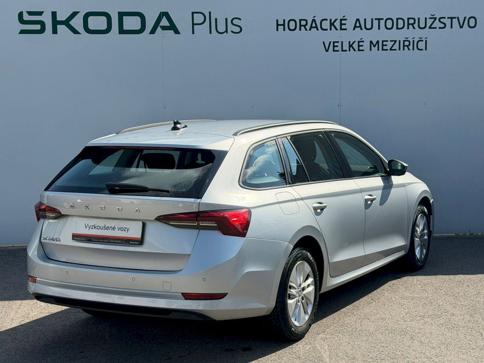 Škoda Octavia, combi Ambition 2,0 TDI 85 kW 6 - fotka 2