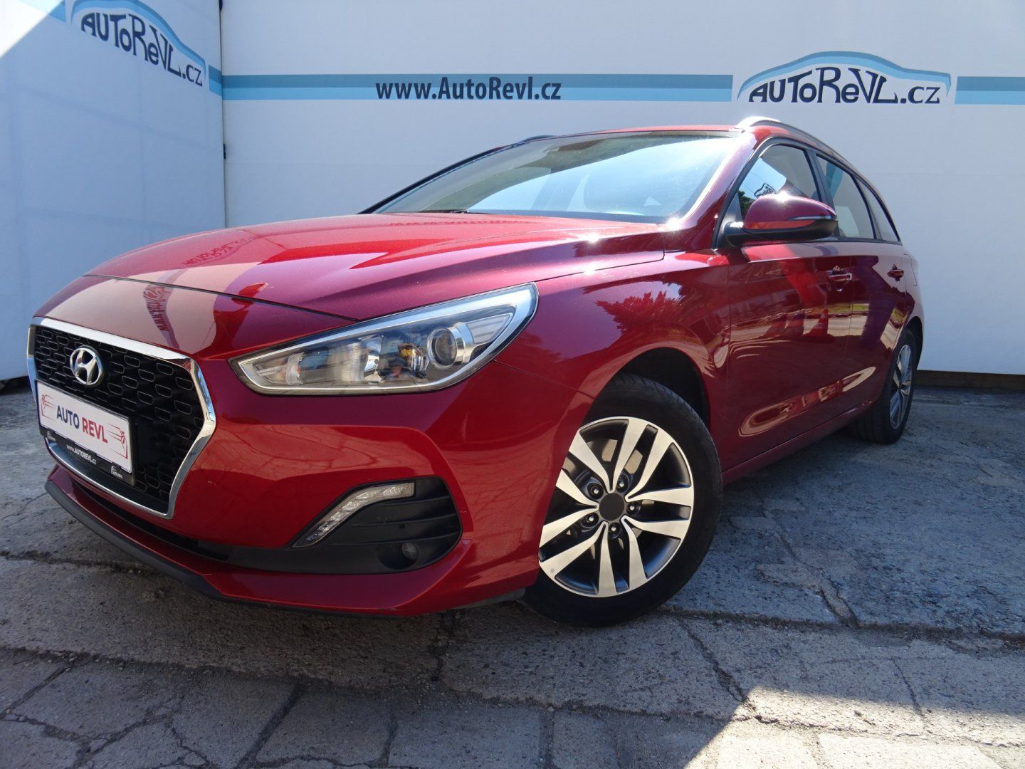 Hyundai i30, 1.4TGDi,103kW,1majČR,S.kn,ALU - fotka 2