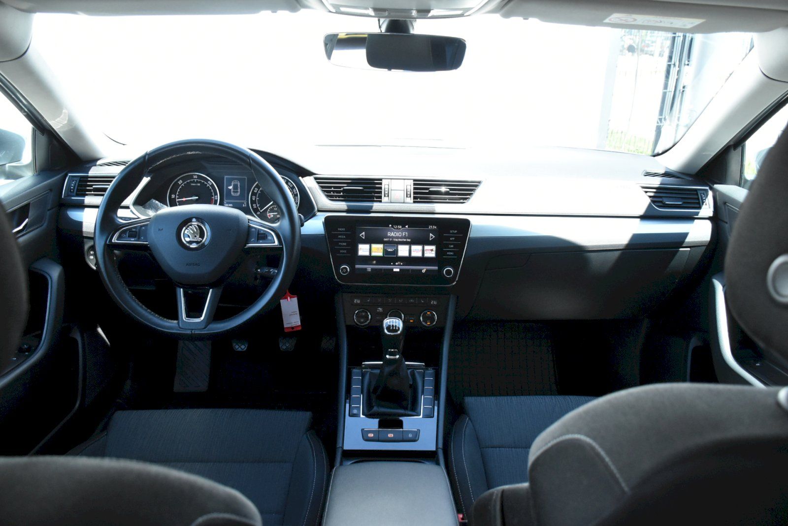 Škoda Superb, Ambition 2.0 TDI 110kW - fotka 5