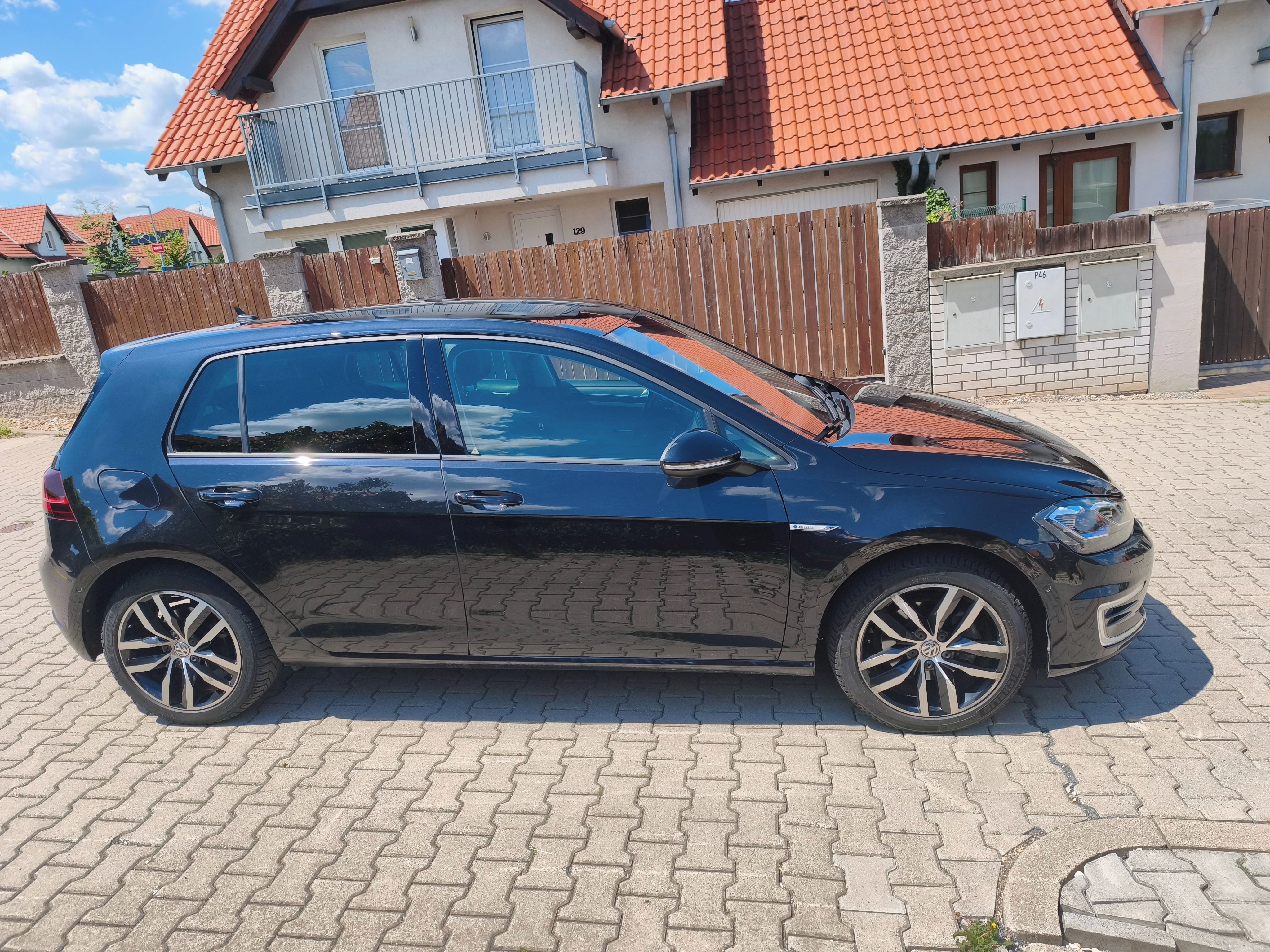 Volkswagen e-Golf, TČ*ACC*DigiKokp*Kůže*SoH90% - fotka 6