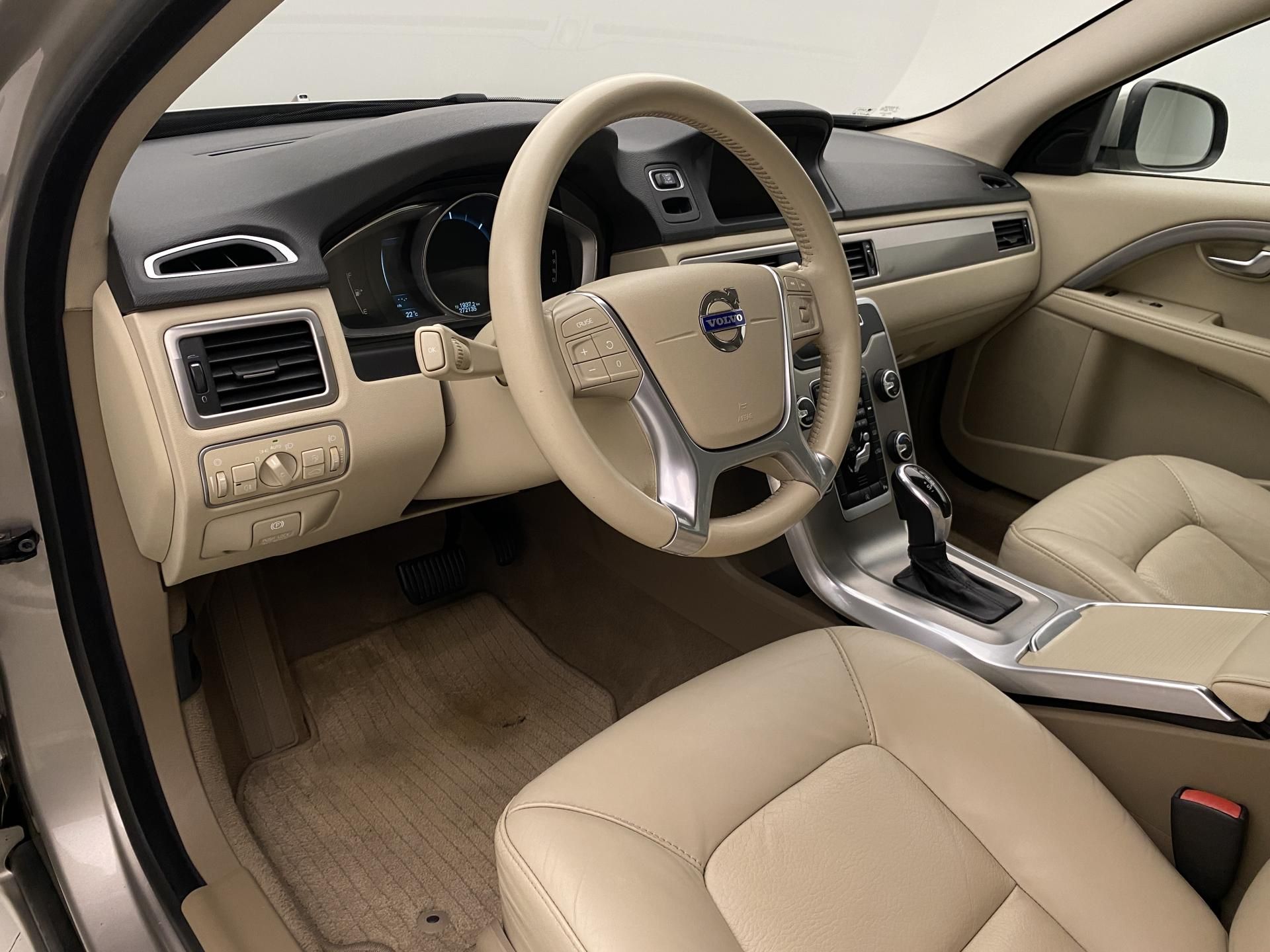 Volvo V70, D3 MOMENTUM AUT - fotka 4