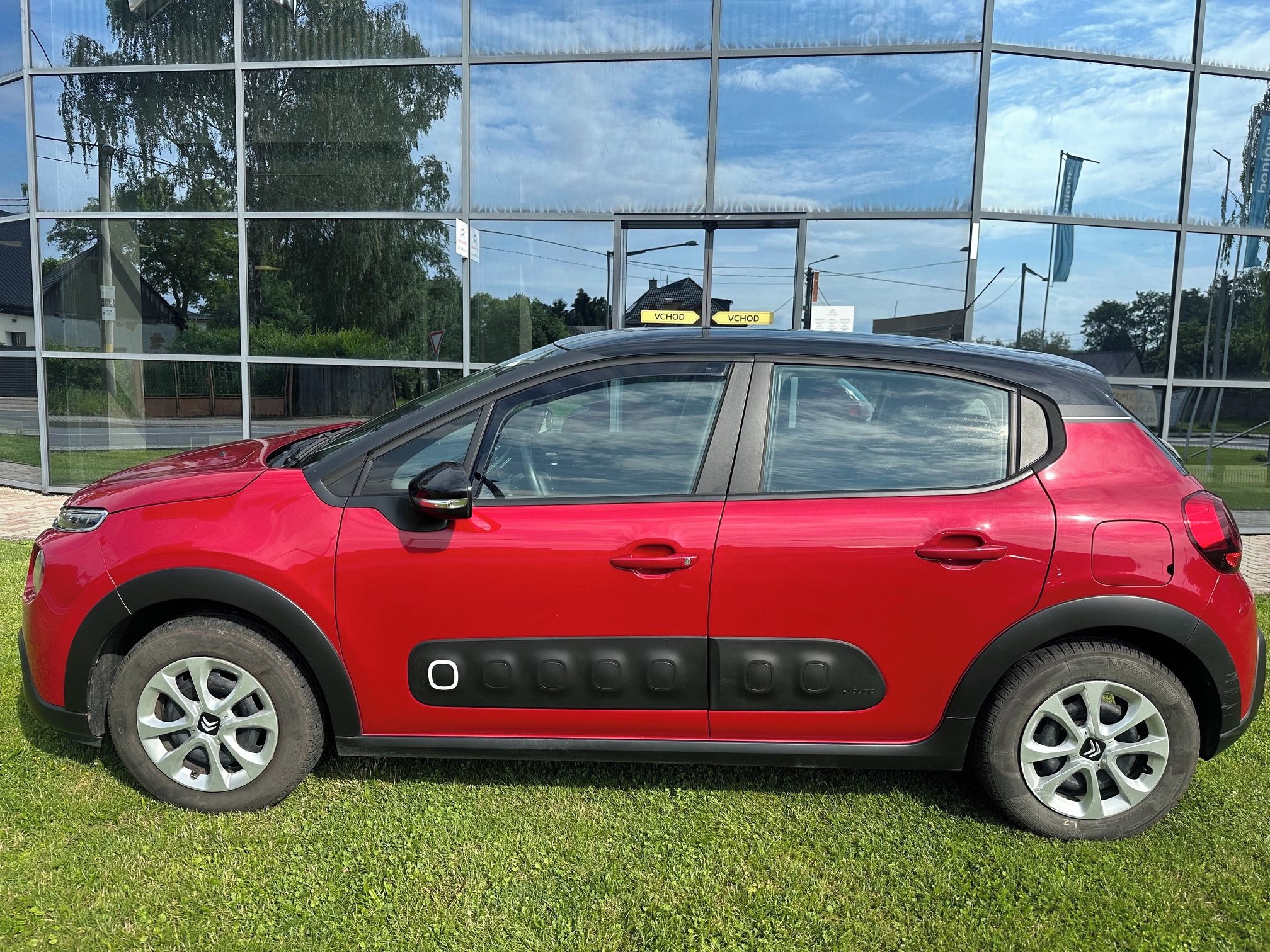 Citroën C3, 1.2 PureTech FEEL - fotka 4