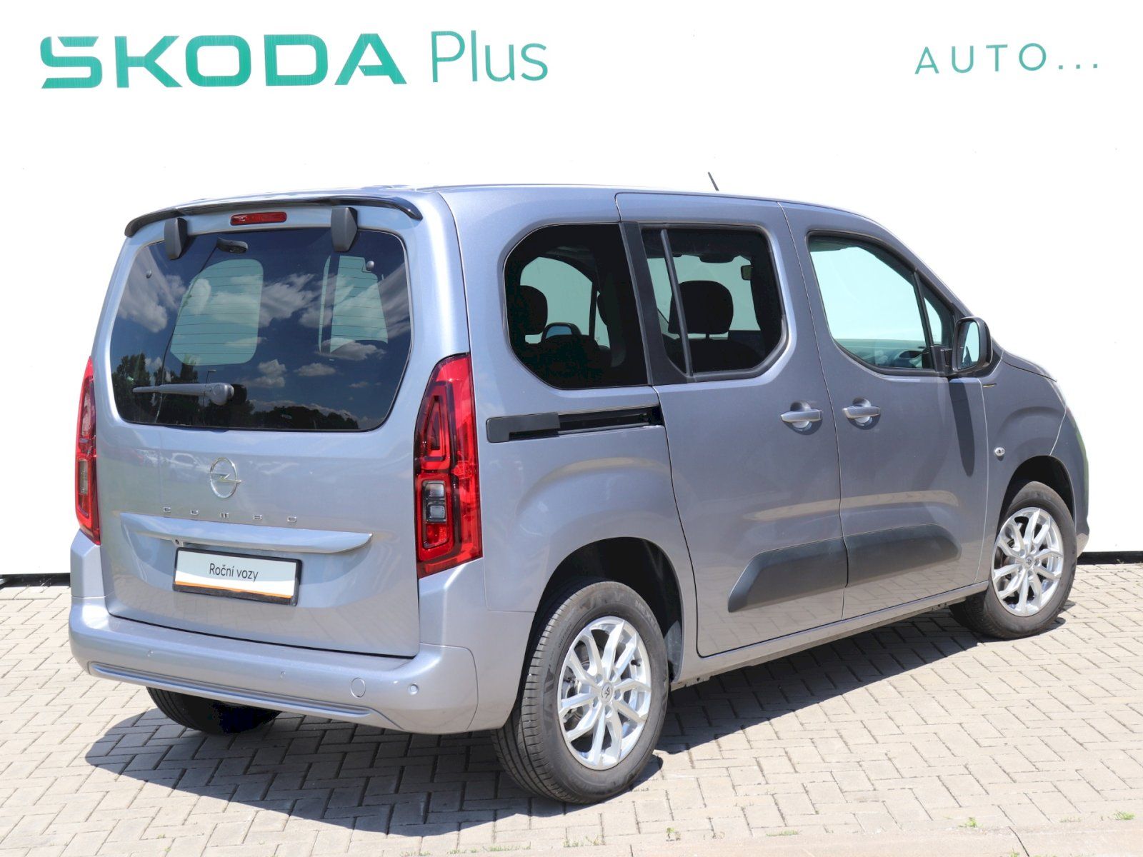 Opel Combo, Combo Life 1.2 Turbo 81kW / 6s - fotka 2