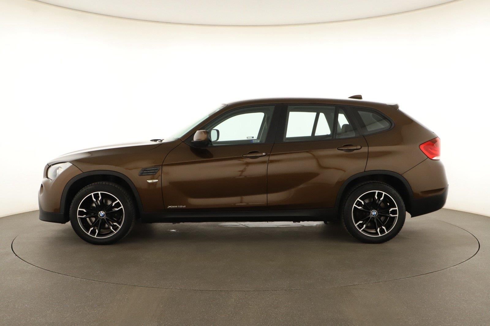 BMW X1, xDrive18d, 4X4 - fotka 3