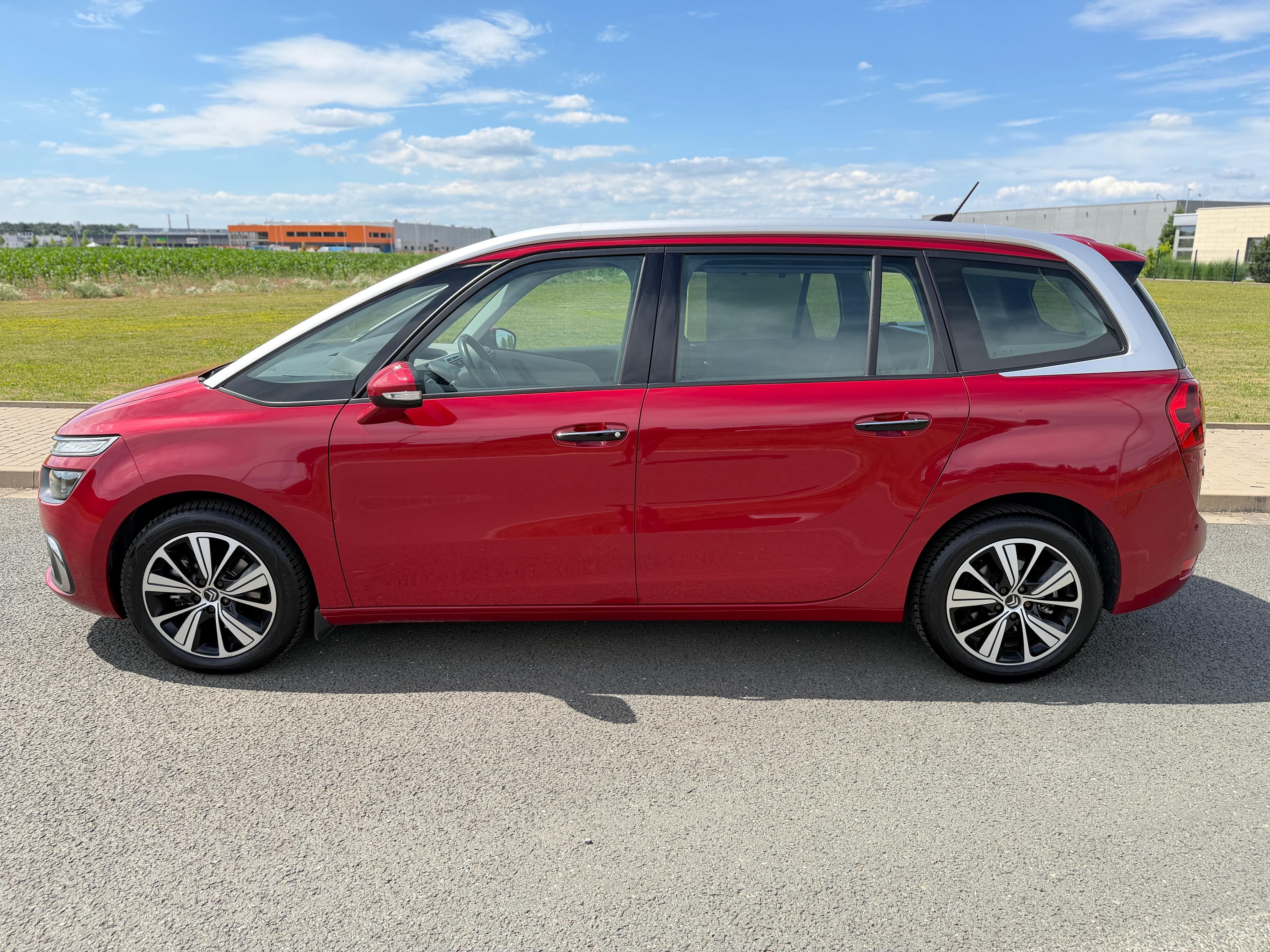Citroën Grand C4 Picasso, 2.0 HDI NAVI MASÁŽE SERVISKA - fotka 2