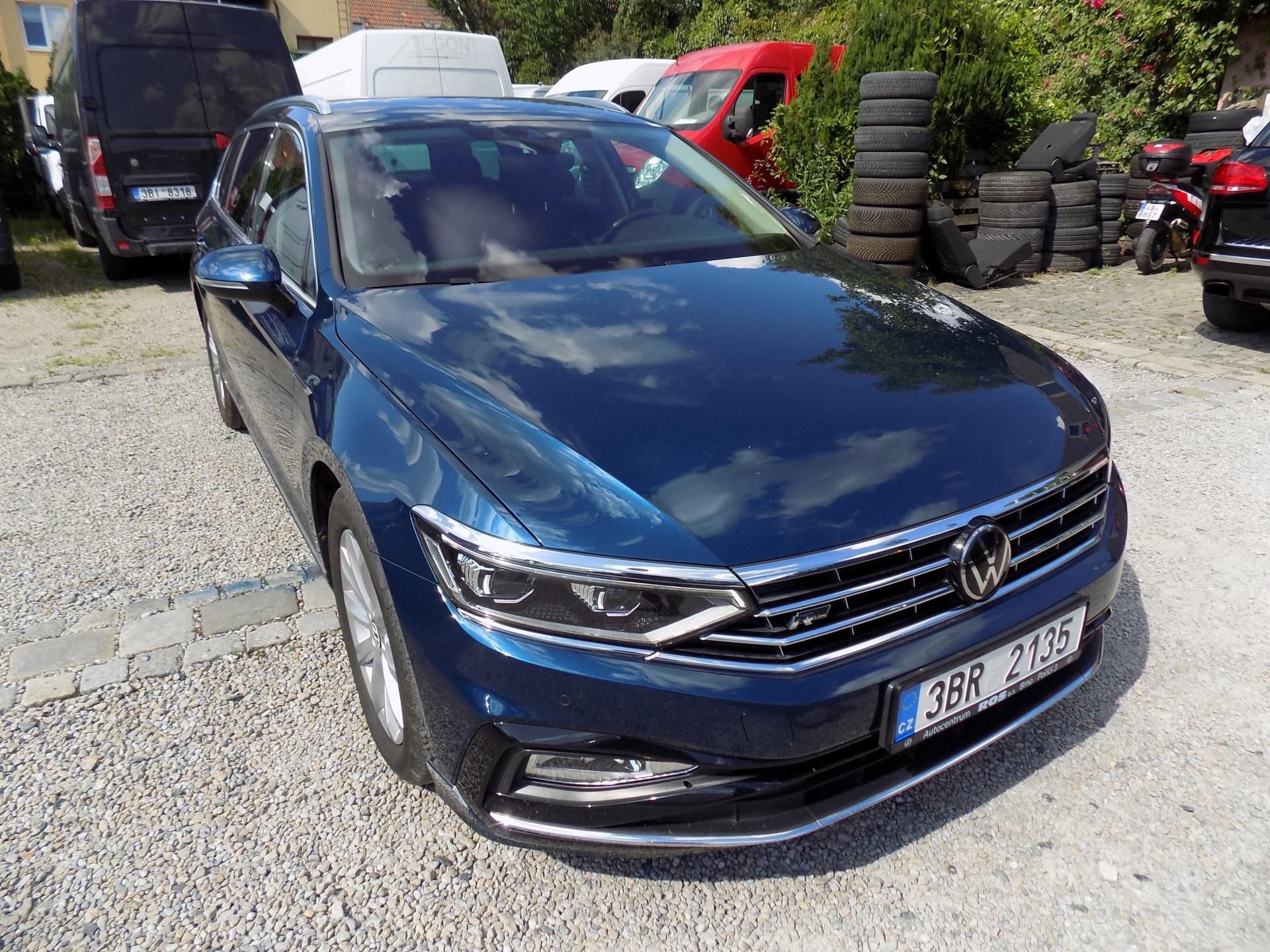 Volkswagen Passat, 2,0 TDI R-LINE, MATRIX, ALCAN. - fotka 4