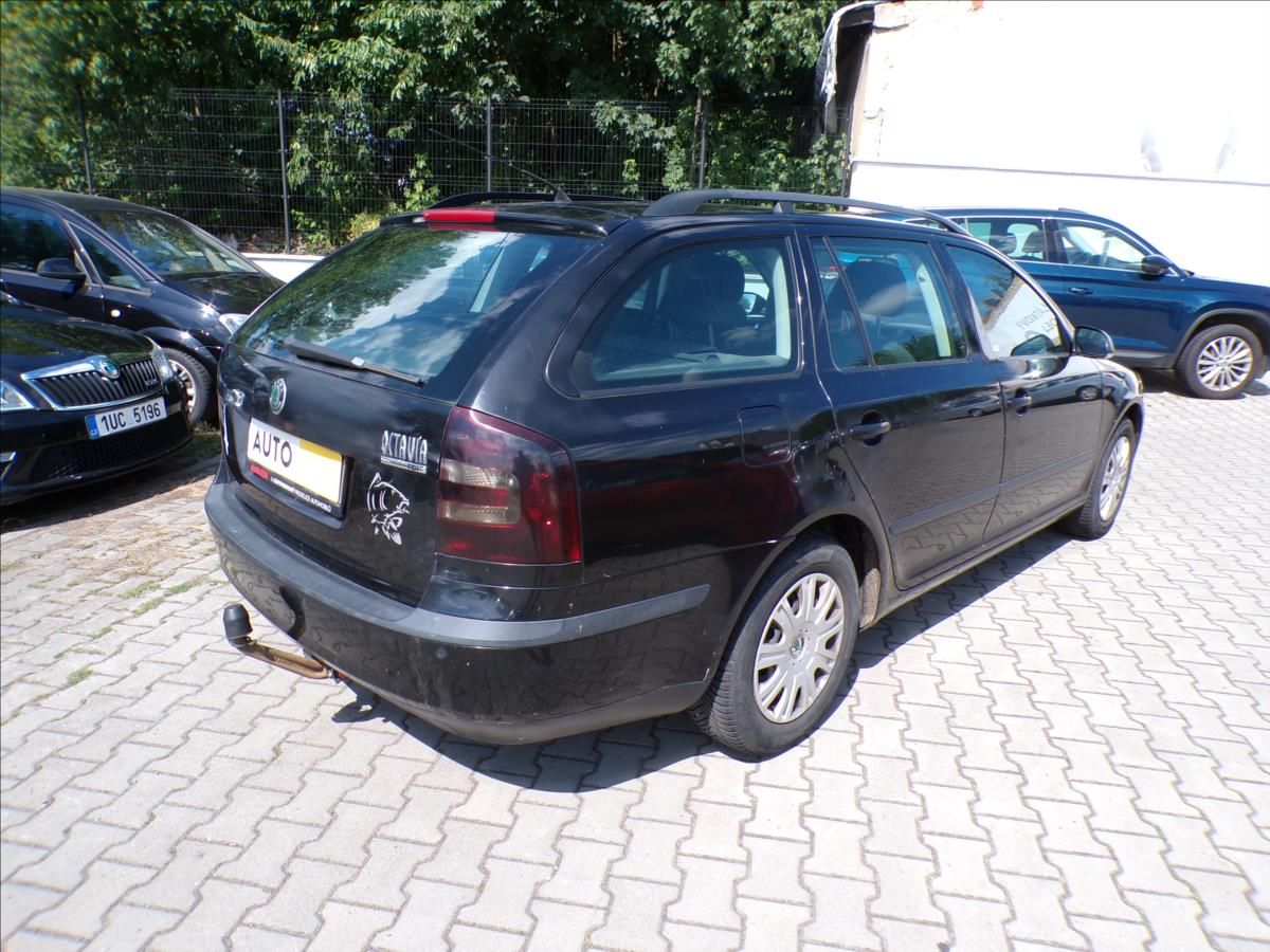 Škoda Octavia, 1,9 TDI  TAŽNÉ ZAŘÍZENÍ - fotka 4