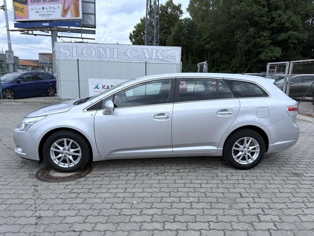 Toyota Avensis, 1.8i 108 kW navi. serviska - fotka 3