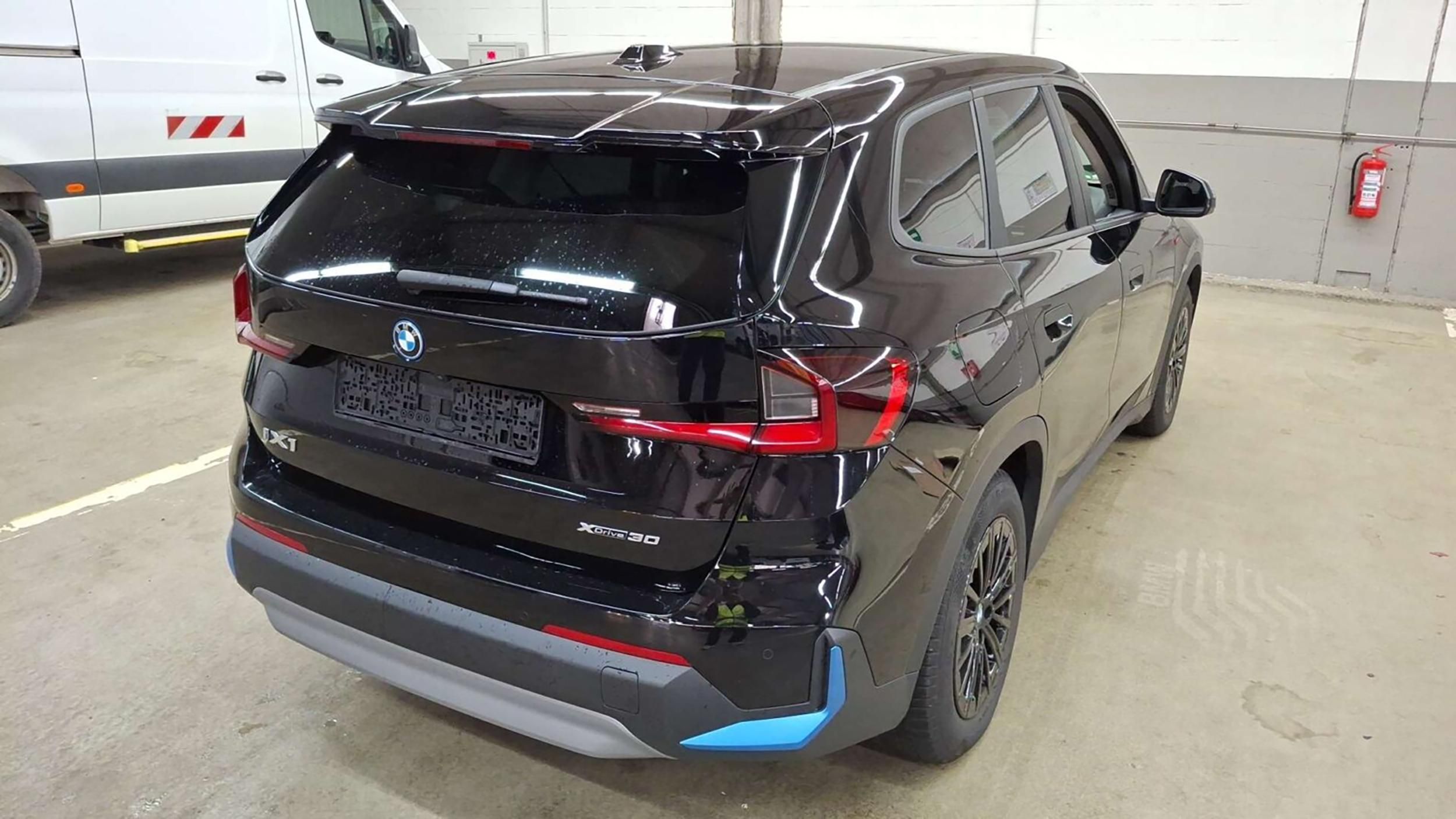 BMW iX1, xDrive30 | SOH BMS 99 % - fotka 2