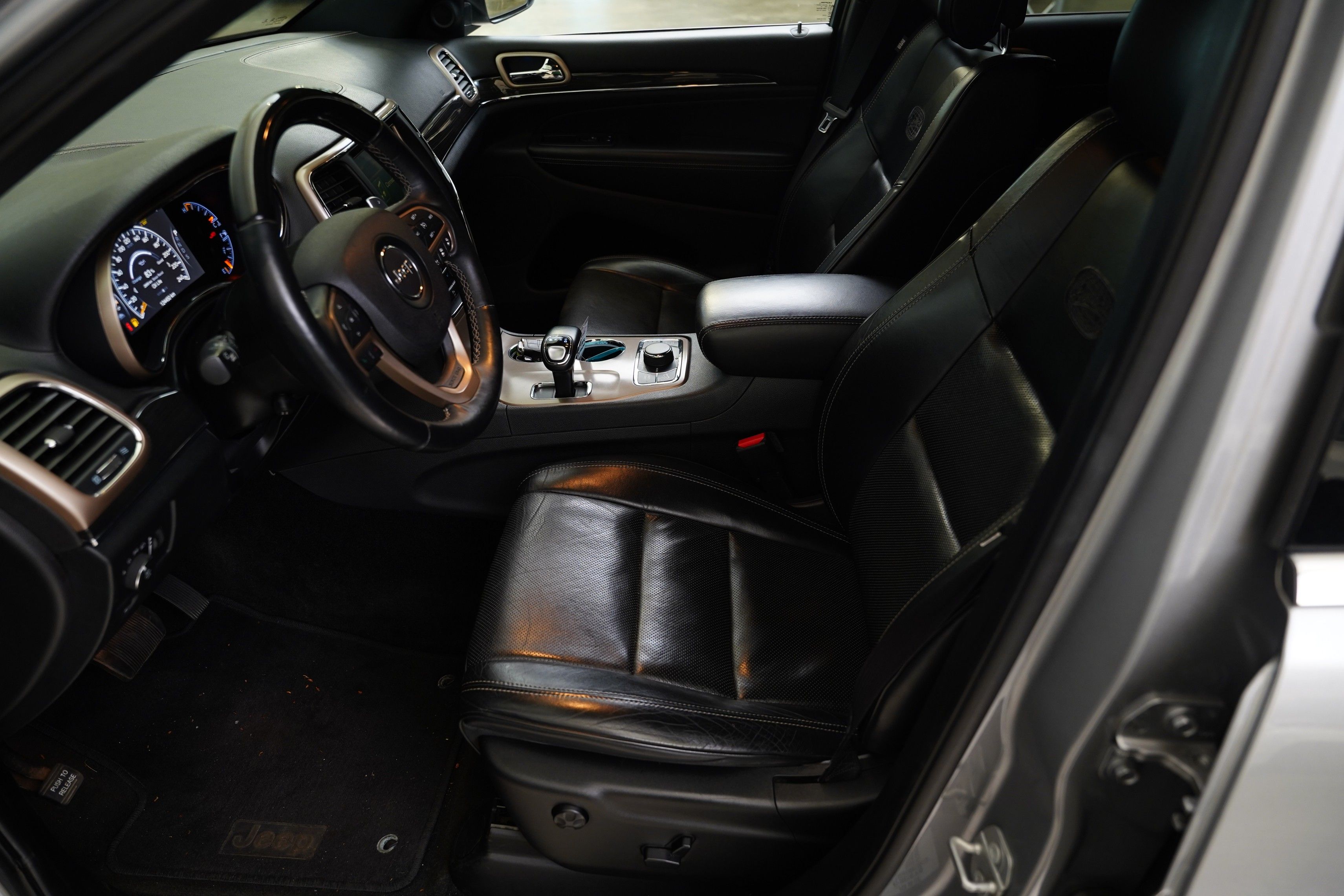 Jeep Grand Cherokee, 3.0 CRD 184 kW 4x4 Overland - fotka 6