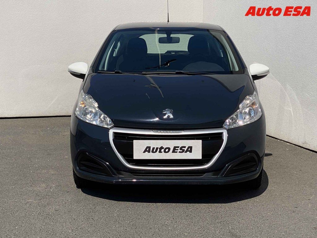 Peugeot 208, 1.2 - fotka 2