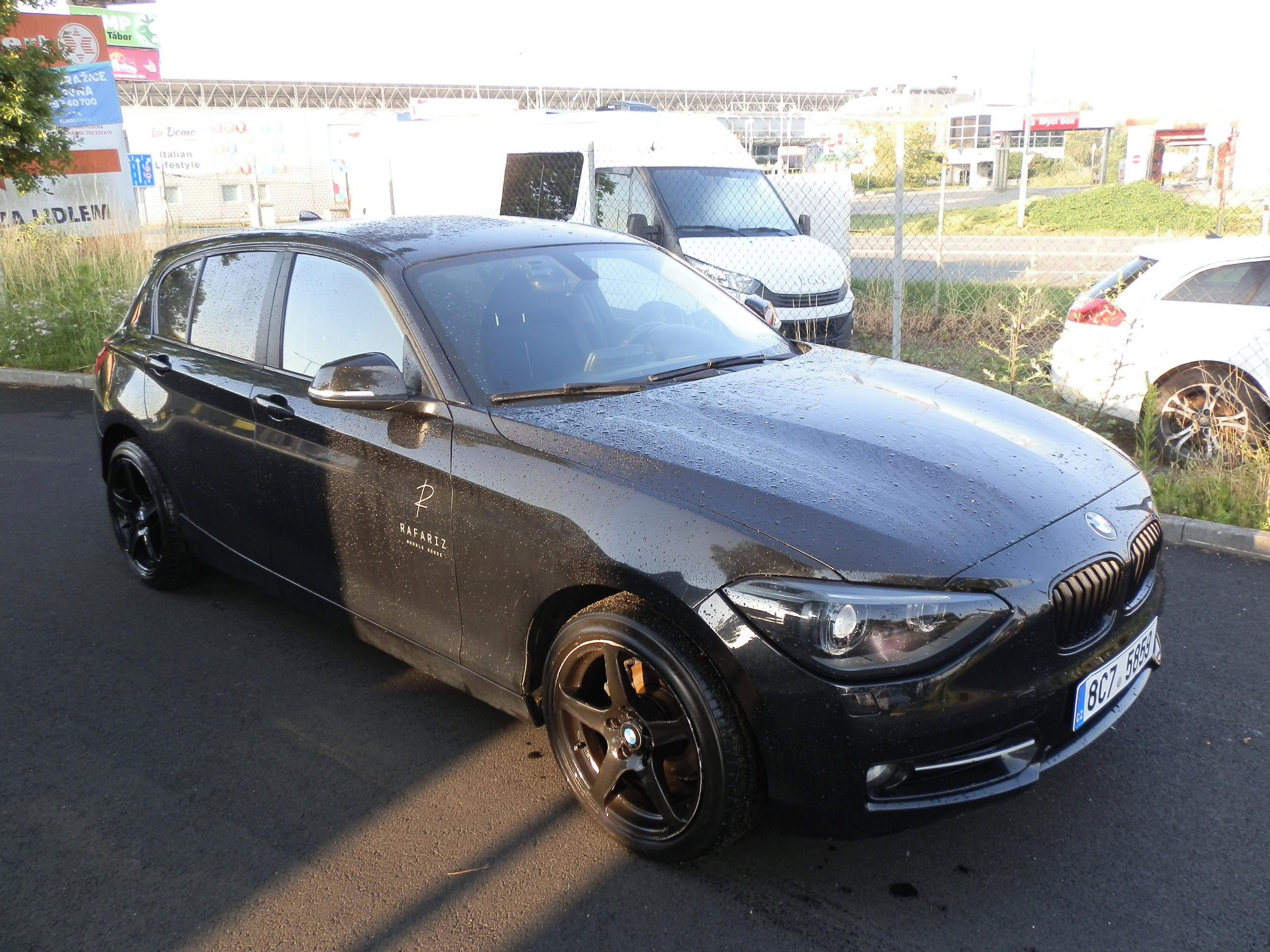 BMW Řada 1, 1,6i - fotka 6