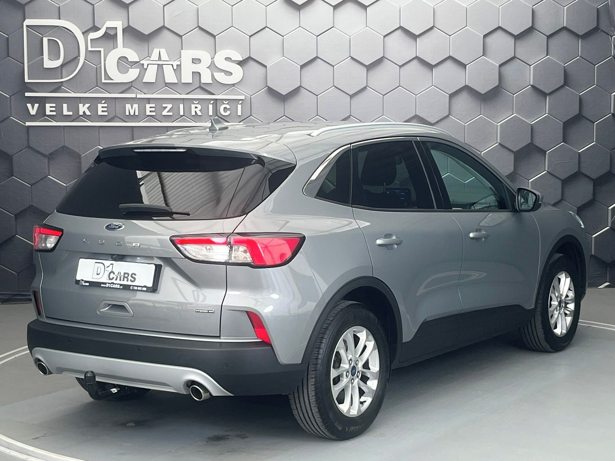 Ford Kuga, 2.5 Duratec HEV 4x4 TITANIUM - fotka 5