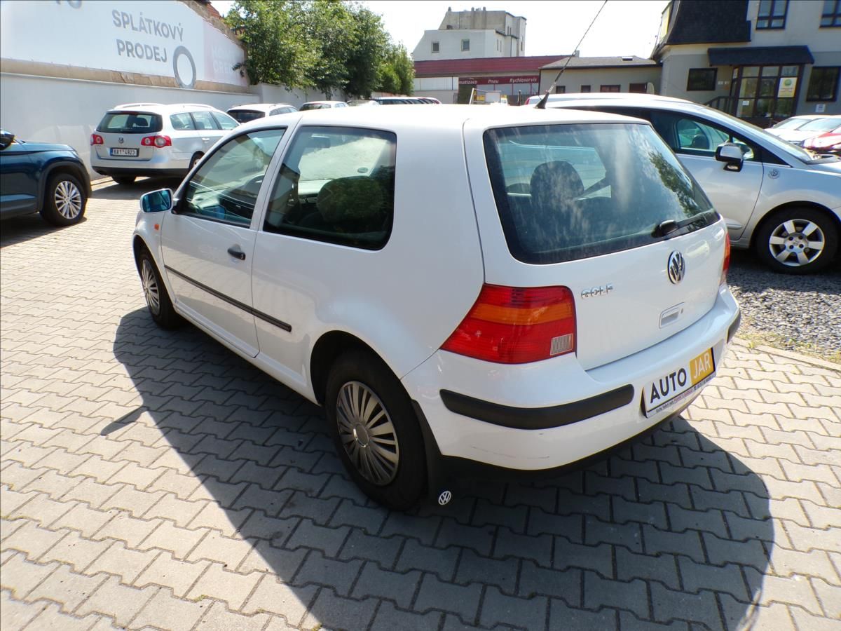 Volkswagen Golf, 1,4 16V  DIGI.KLIMA - fotka 4