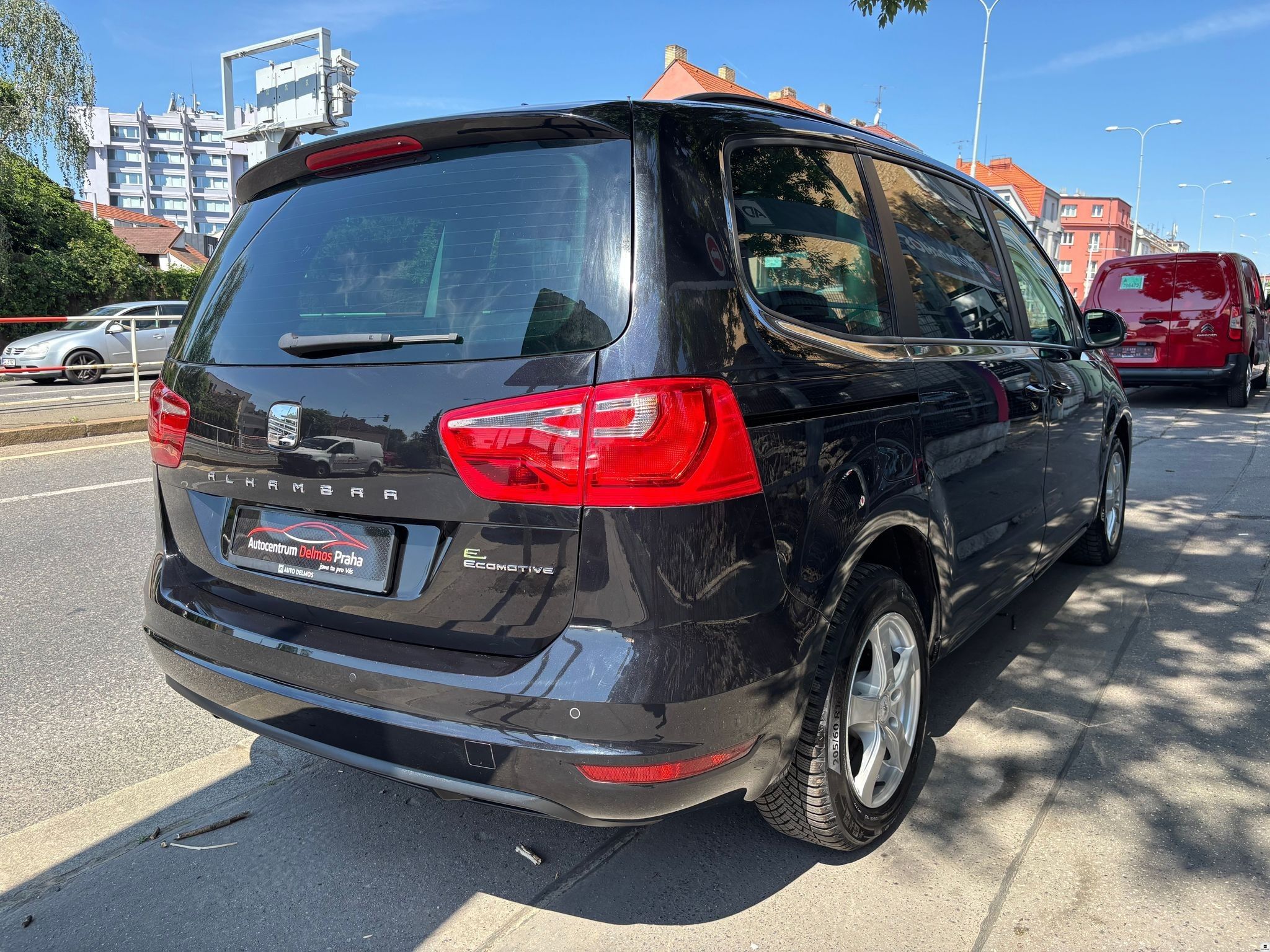 Seat Alhambra, 2.0TDi-103kW/STYLE/7MÍST/MAN6/ - fotka 6