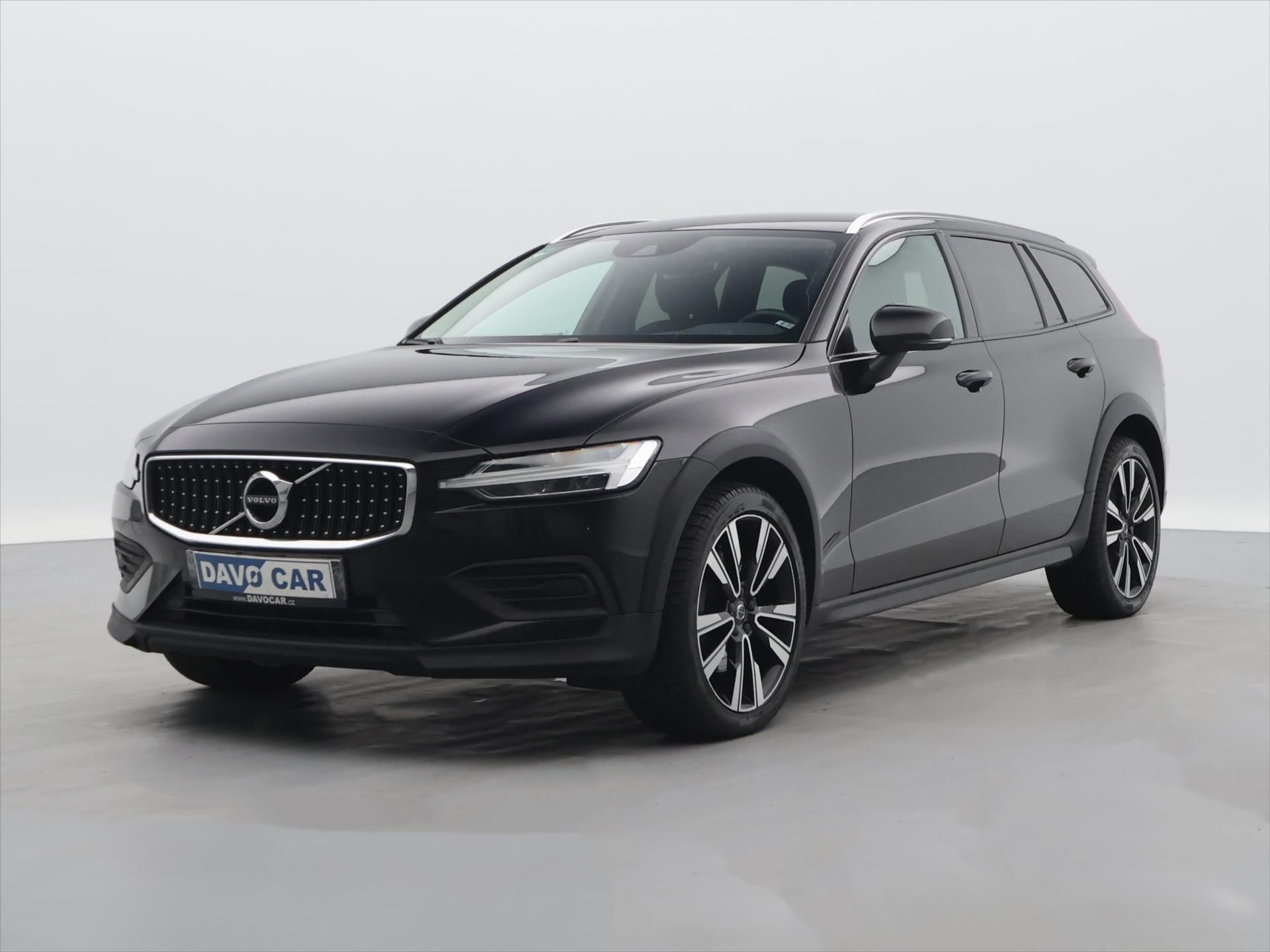 Volvo V60, 2,0 B4 AWD Cross Country CZ 1. - fotka 3