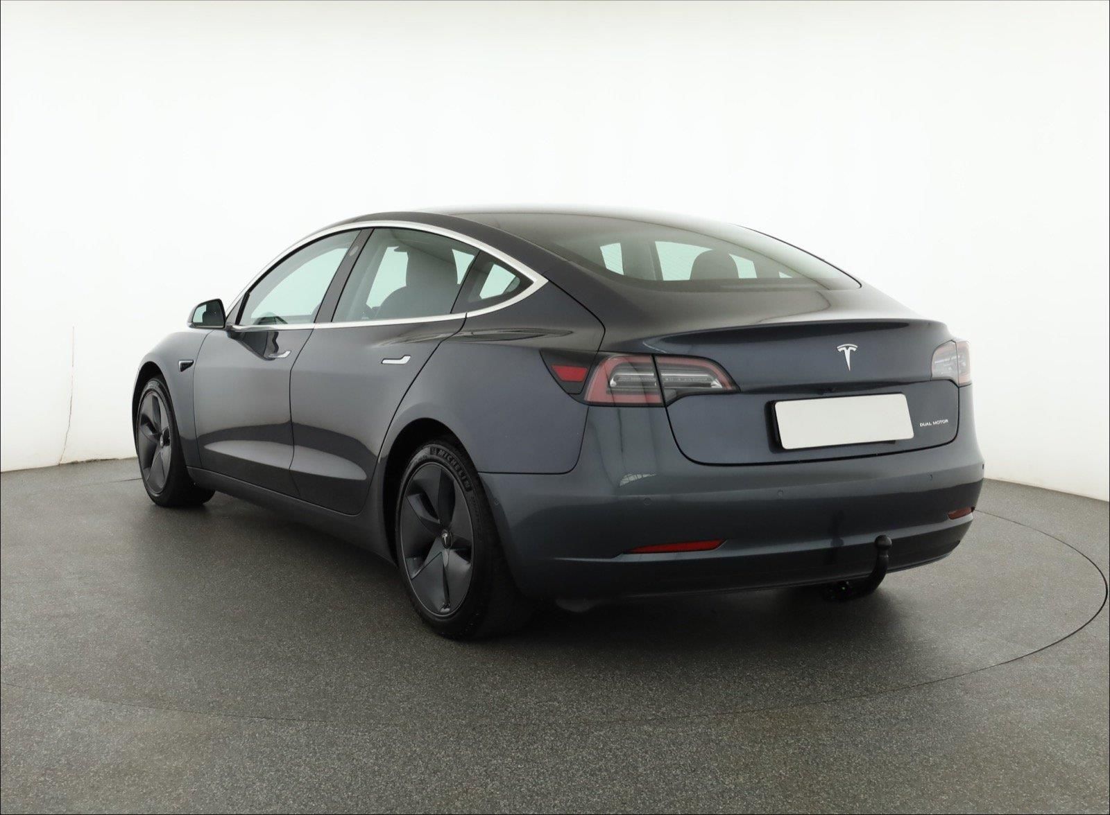 Tesla Model 3, Long Range 4WD 78kWh, 4X4 - fotka 4