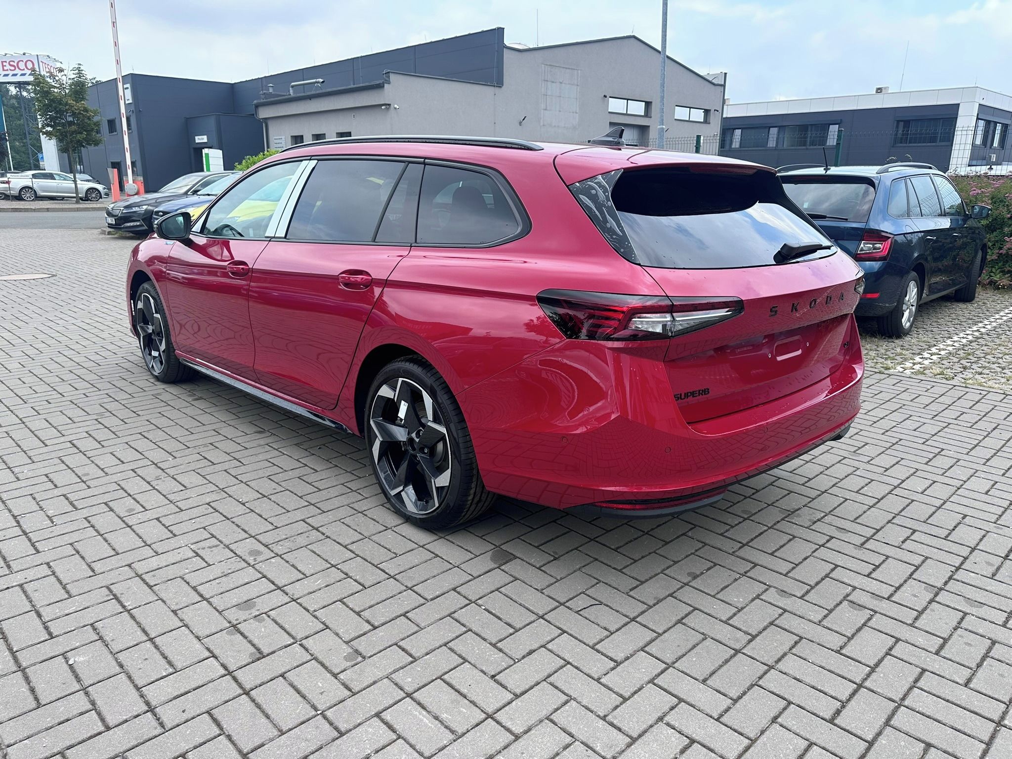 Škoda Superb, Sportline TSI 195 kW 4x4 - fotka 3