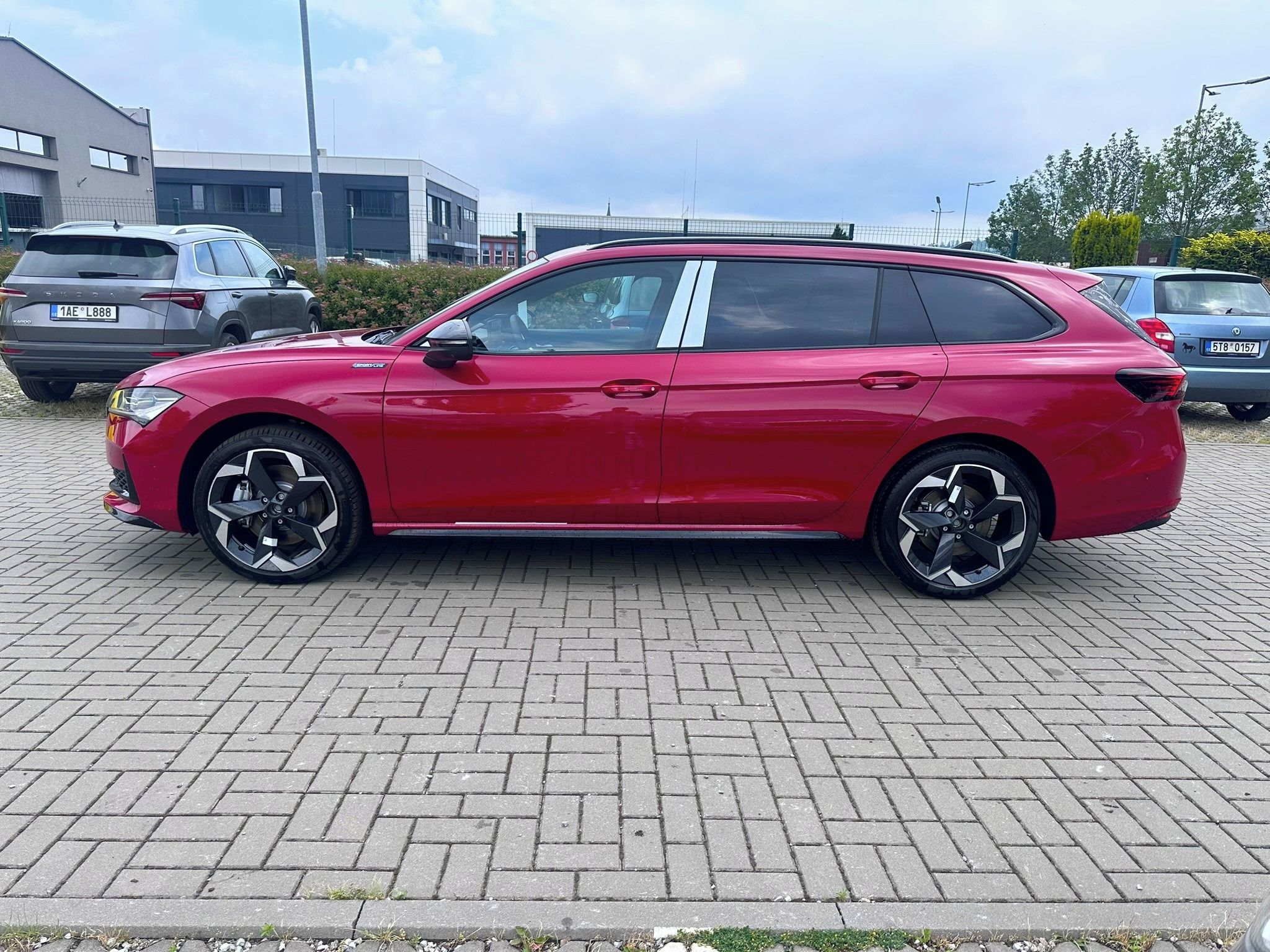 Škoda Superb, Sportline TSI 195 kW 4x4 - fotka 2