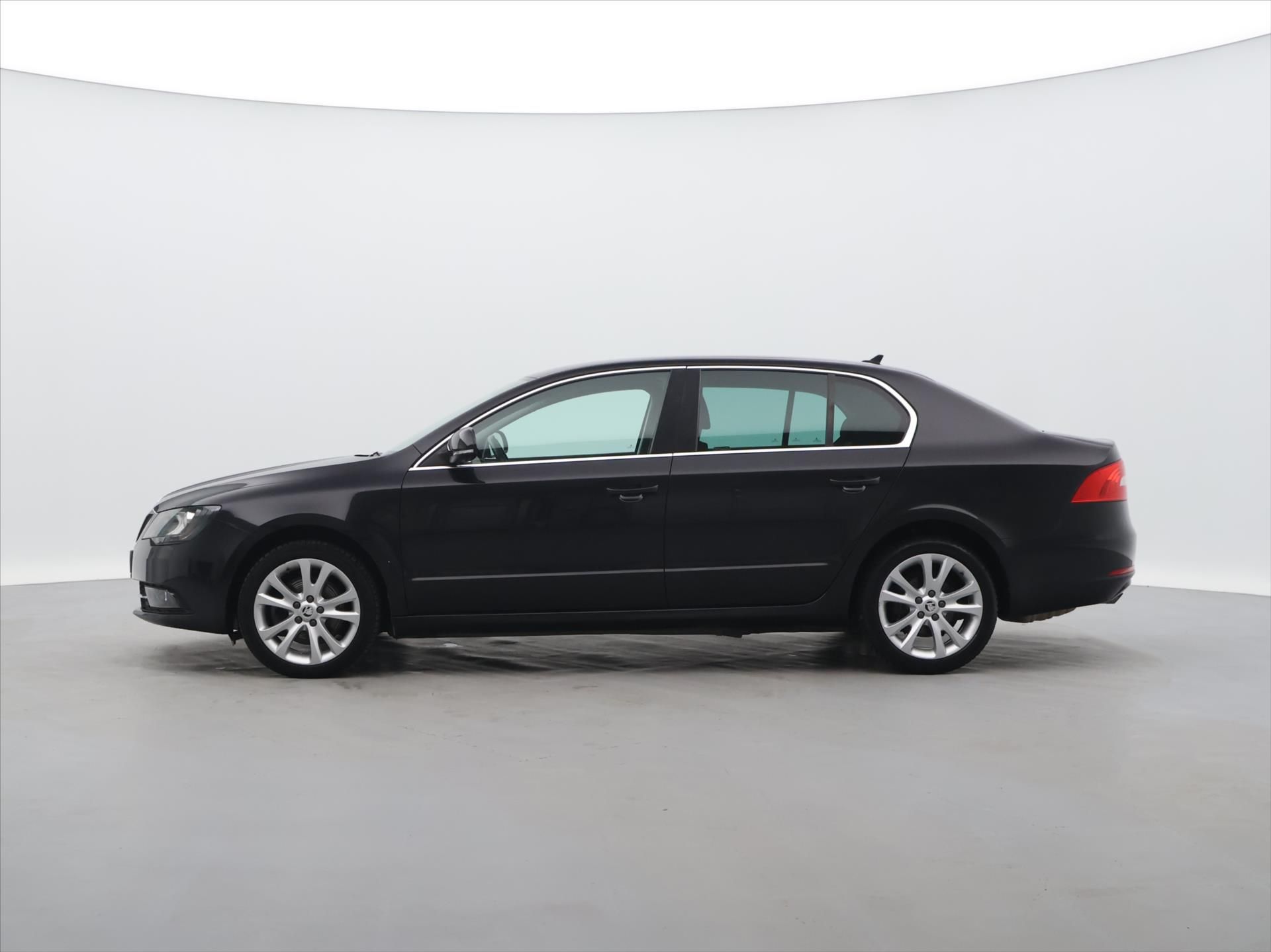 Škoda Superb, 1,4 TSI 92kW Ambition CZ DPH - fotka 4