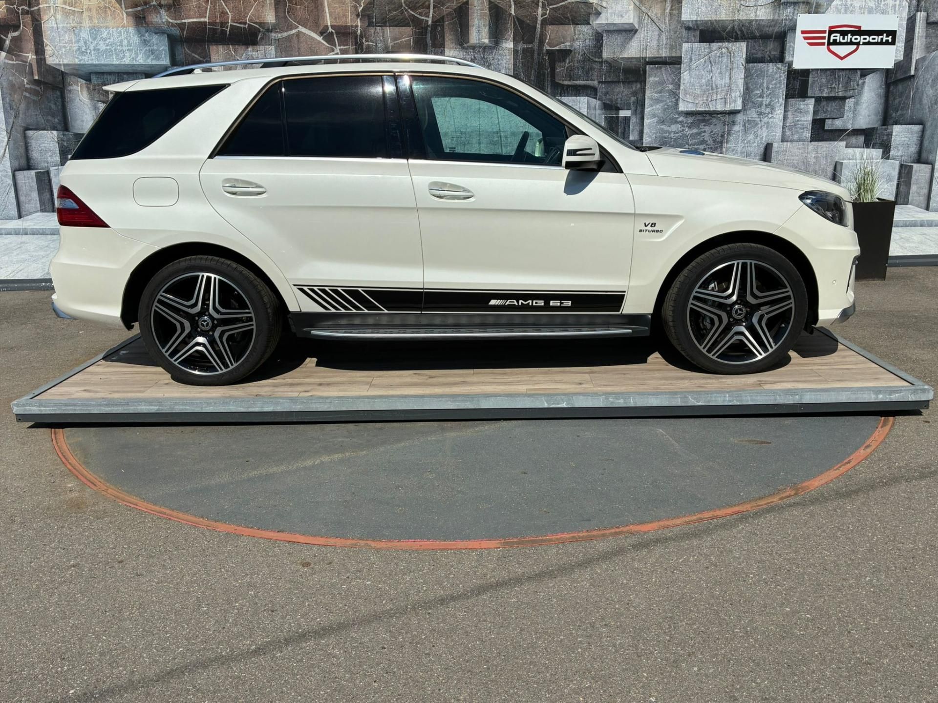 Mercedes-Benz Třídy M, ML63 AMG BITURBO,386KW, 4MATIC - fotka 5