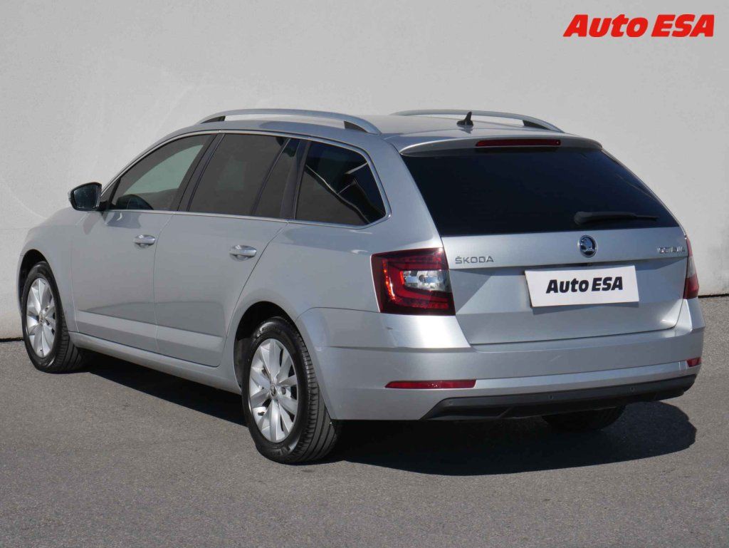 Škoda Octavia, 1.6 TDi,DSG - fotka 6