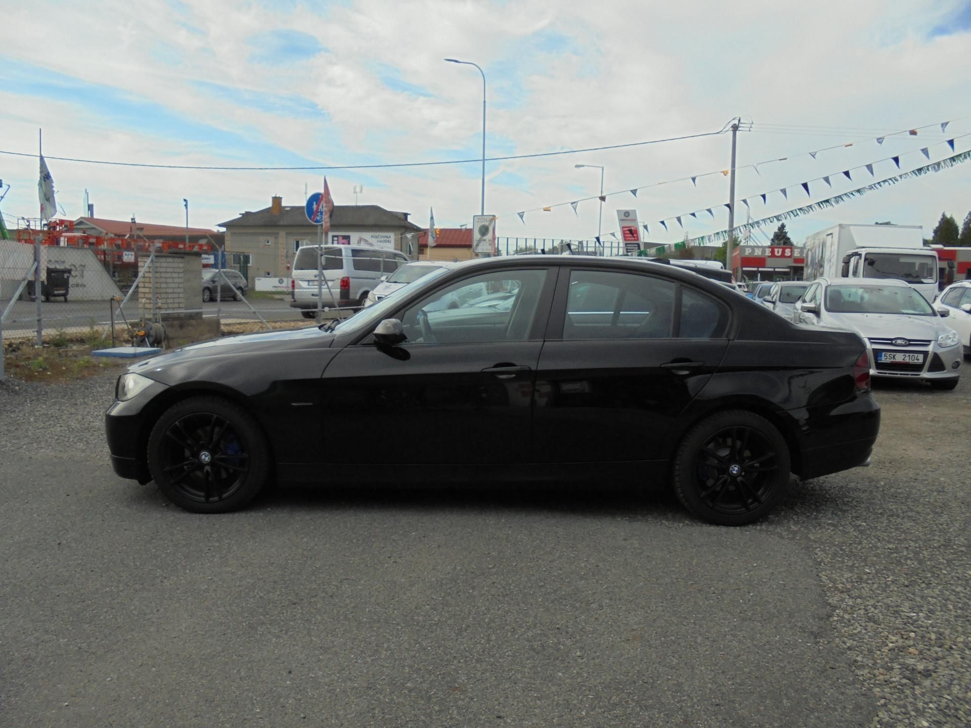 BMW Řada 3, 318D- DIGIKLIMA- VYHŘ. SEDADLA - fotka 4