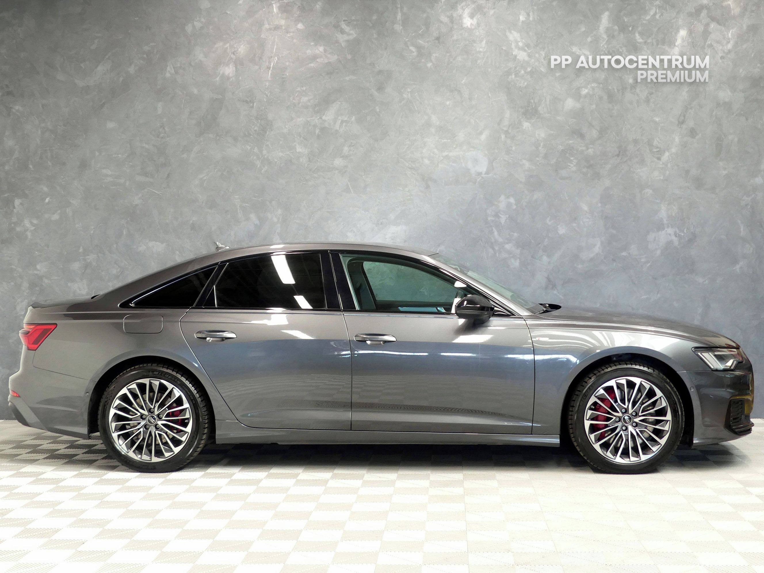 Audi A6, 55 TFSI E 270kW Quattro - fotka 5