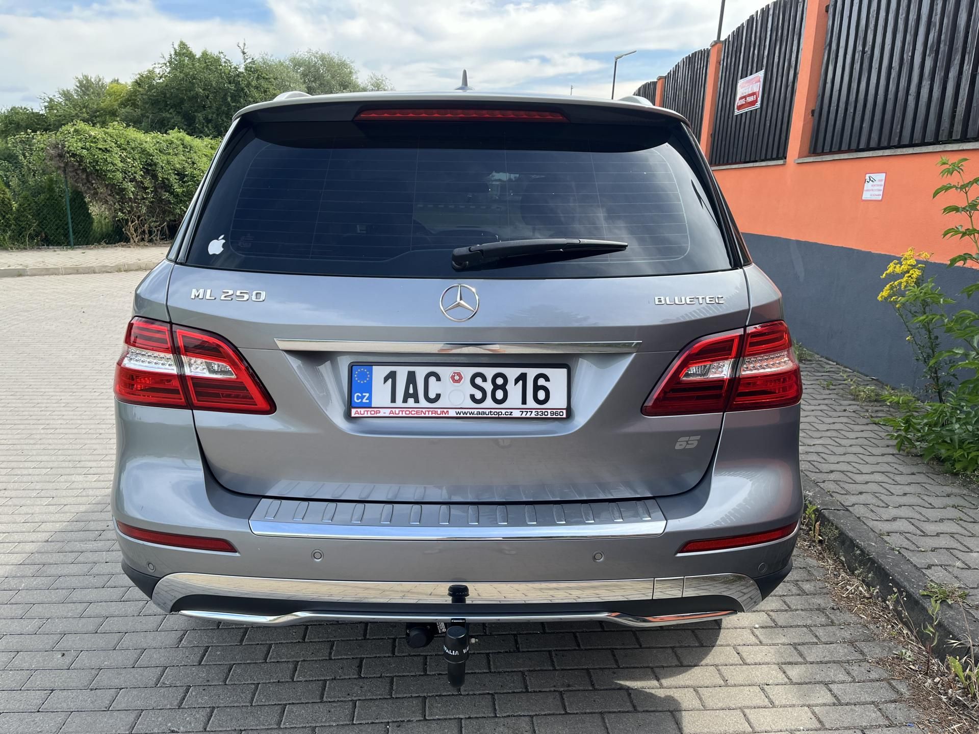 Mercedes-Benz Třídy M, ML 250 CDi Sport - fotka 6