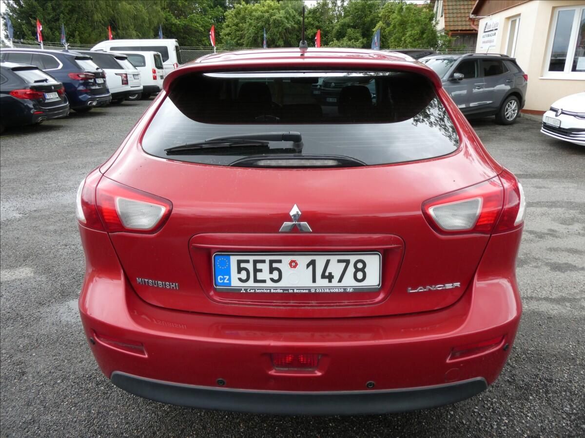 Mitsubishi Lancer, 1,8 i 105kW Sportback, klima - fotka 6