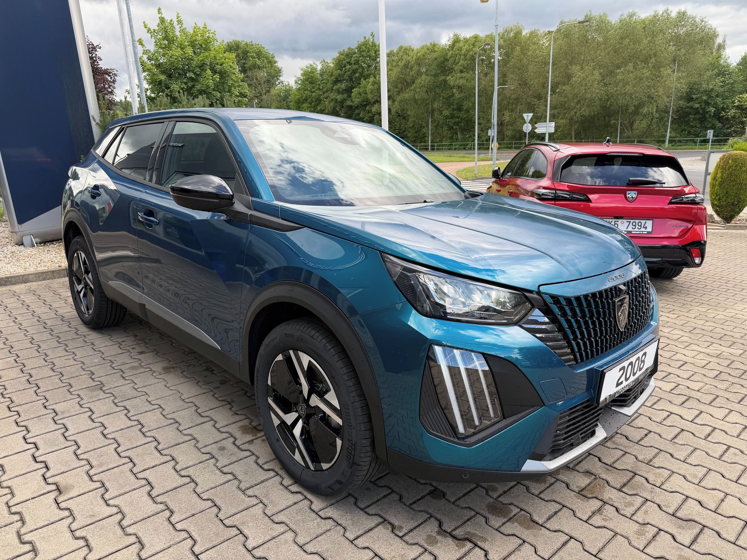 Peugeot 2008, ALLURE Hybrid 110 e-DCS6 - fotka 3
