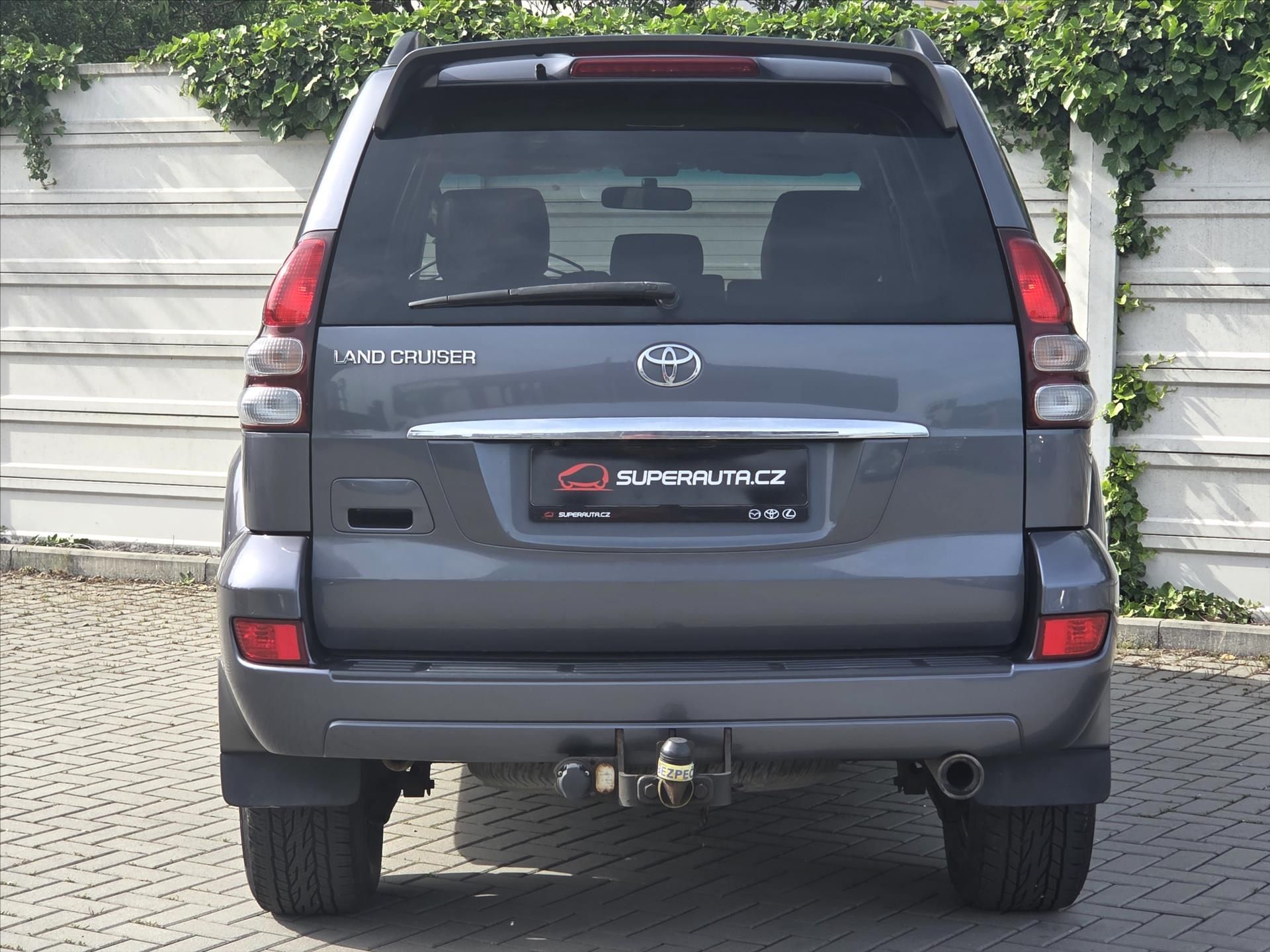 Toyota Land Cruiser, 3,0 D-4D 127kW 8-míst ČR 1.maj - fotka 5
