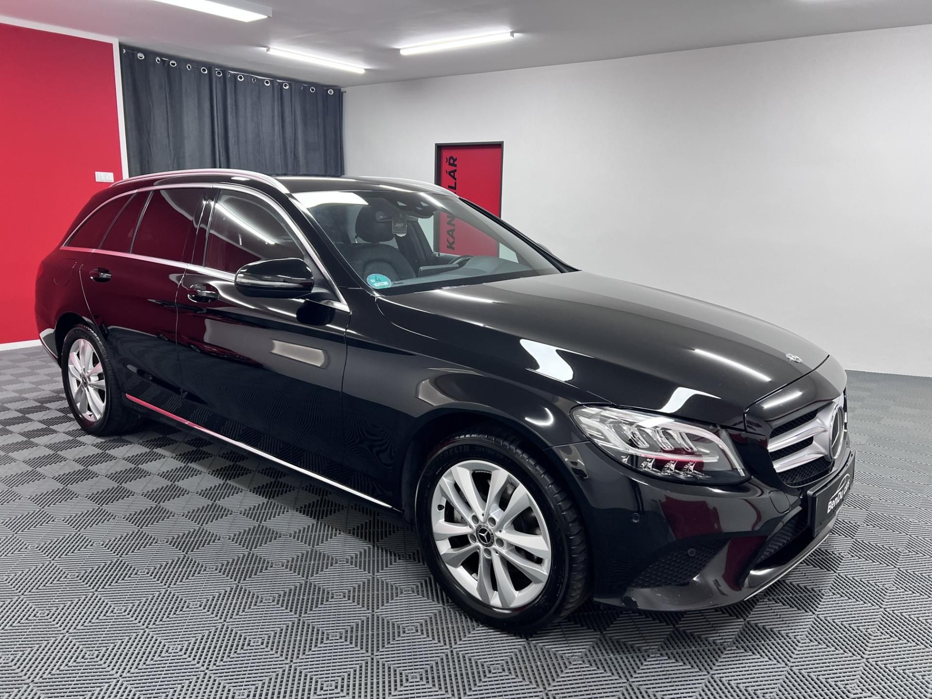 Mercedes-Benz Třídy C, 220d 143 kW 4-Matic Servis - fotka 3