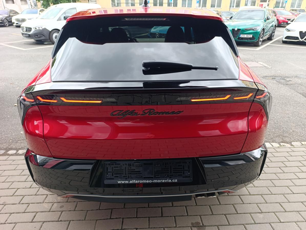 Alfa Romeo Junior, Sport Speciale 1.2 Turbo Hybr. - fotka 6
