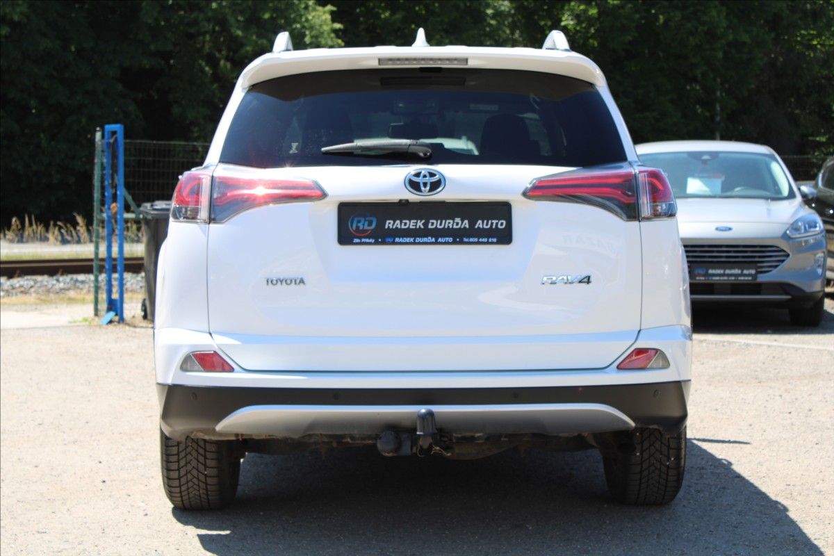 Toyota Rav4, 2,0 D-4D  NOVÉ V ČR,TAŽNÉ - fotka 6