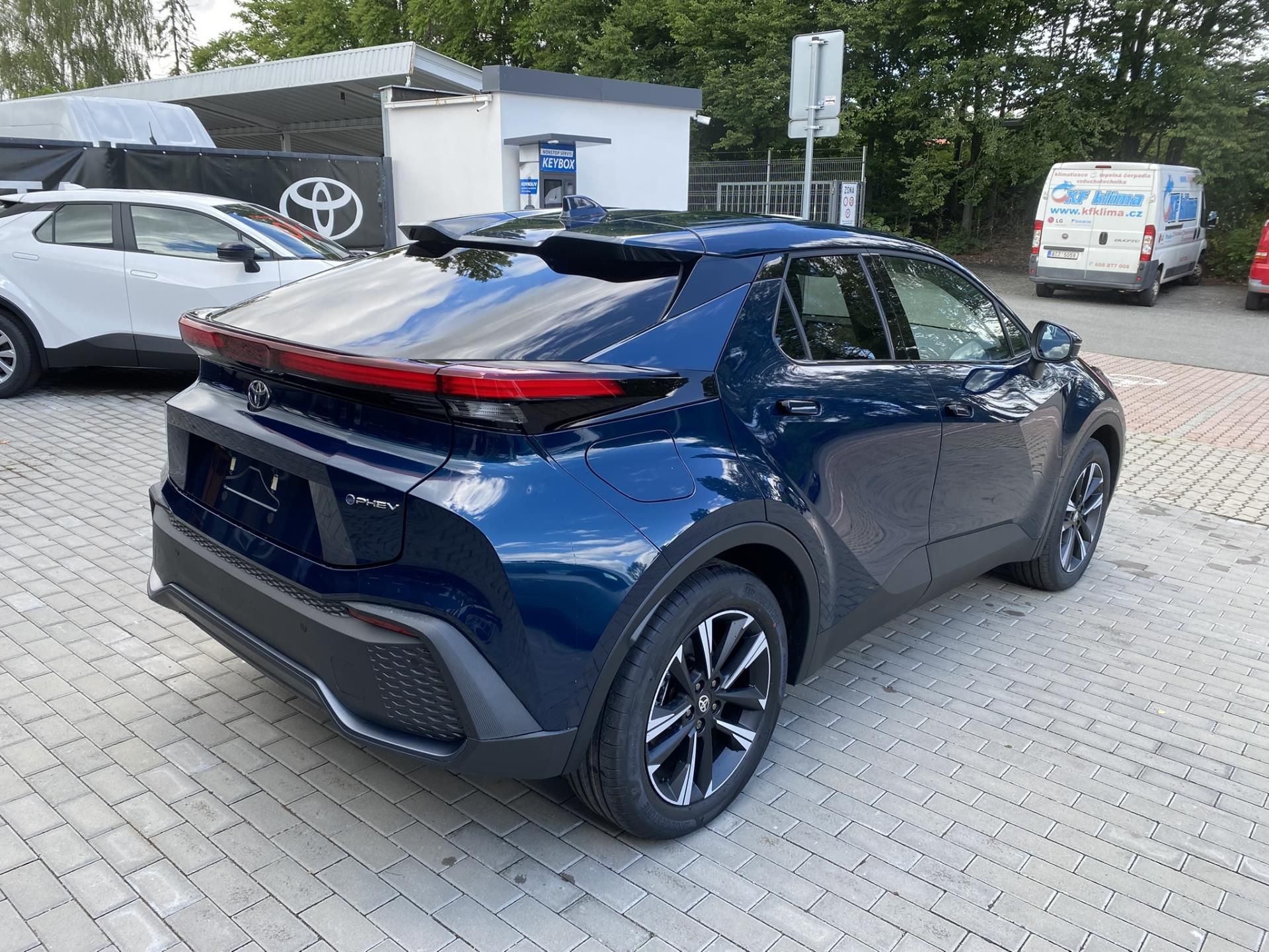 Toyota C-HR, 2.0 PHEV STYLE - fotka 6