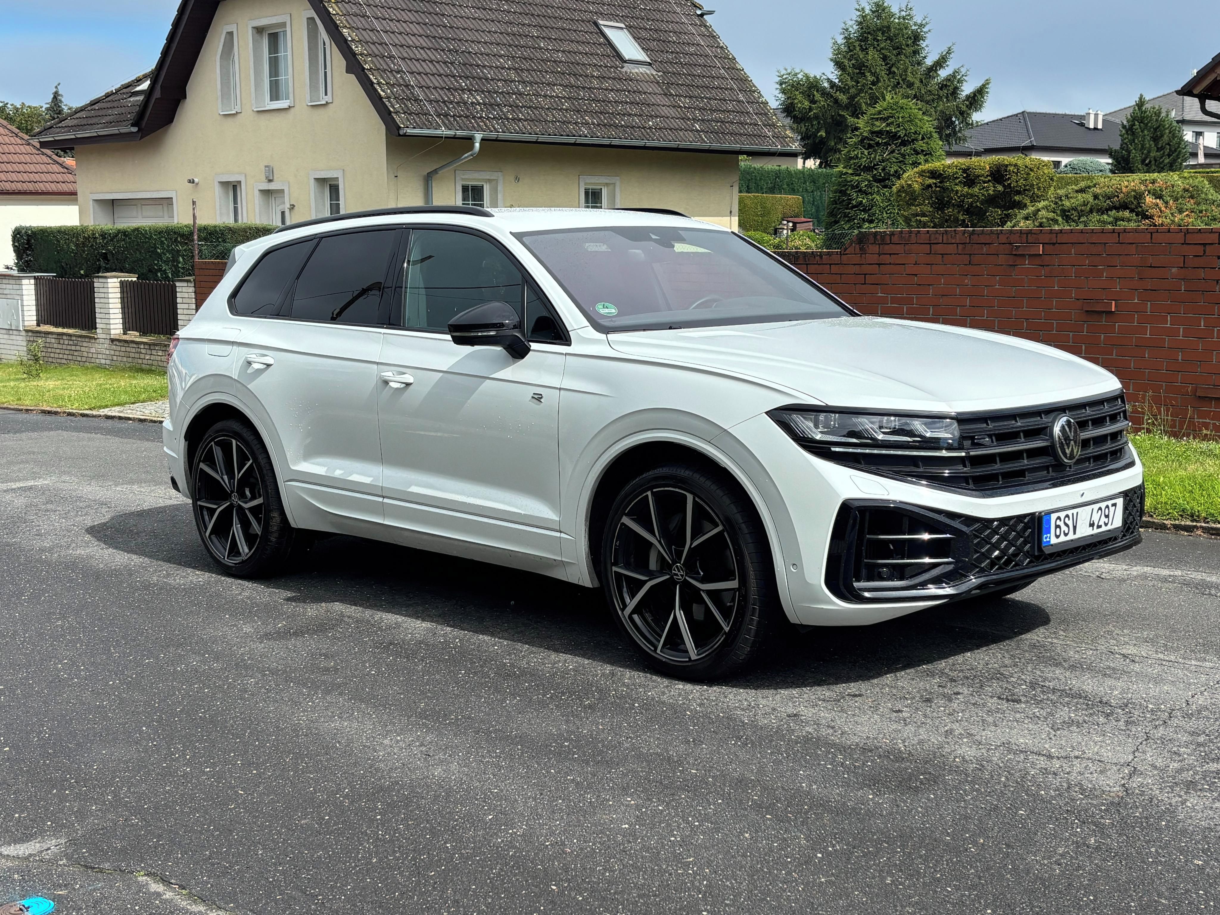 Volkswagen Touareg, 3.0 Tsi,R-Line,tažné,nez top - fotka 4