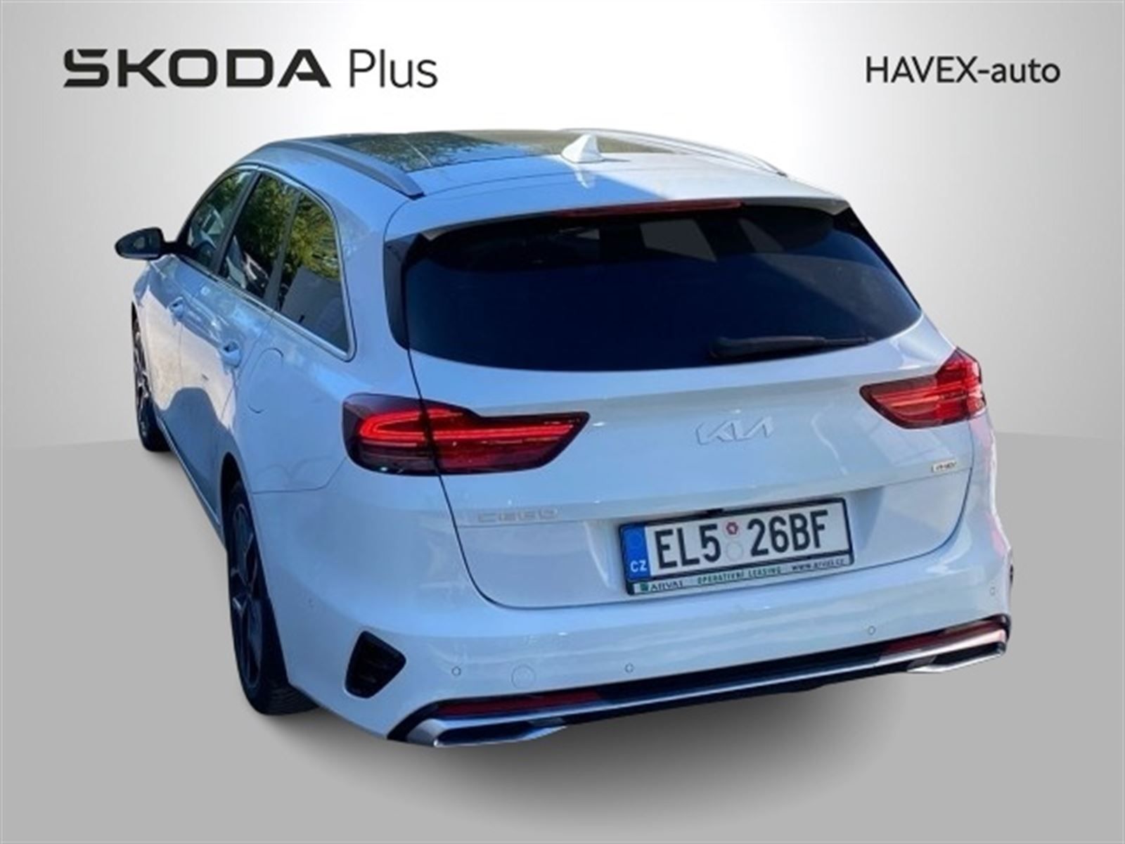 Kia Cee´d SW, 1.6 PHEV AT Premium - fotka 2