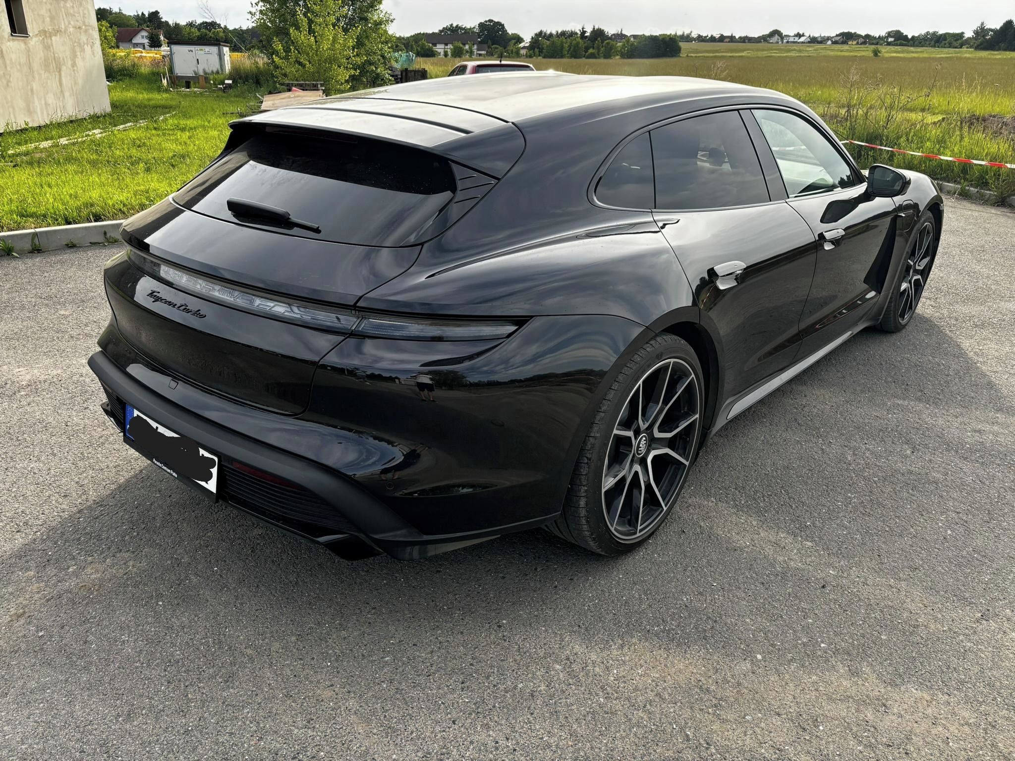 Porsche Taycan, Porsche Taycan Turbo Sport - fotka 3
