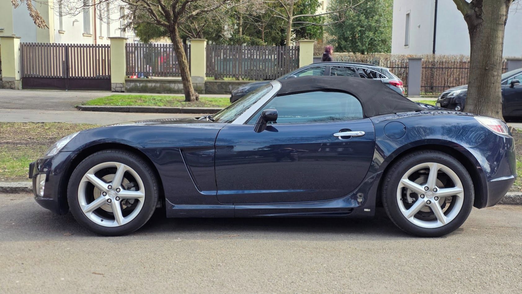 Opel GT, vzácný roadster - fotka 2