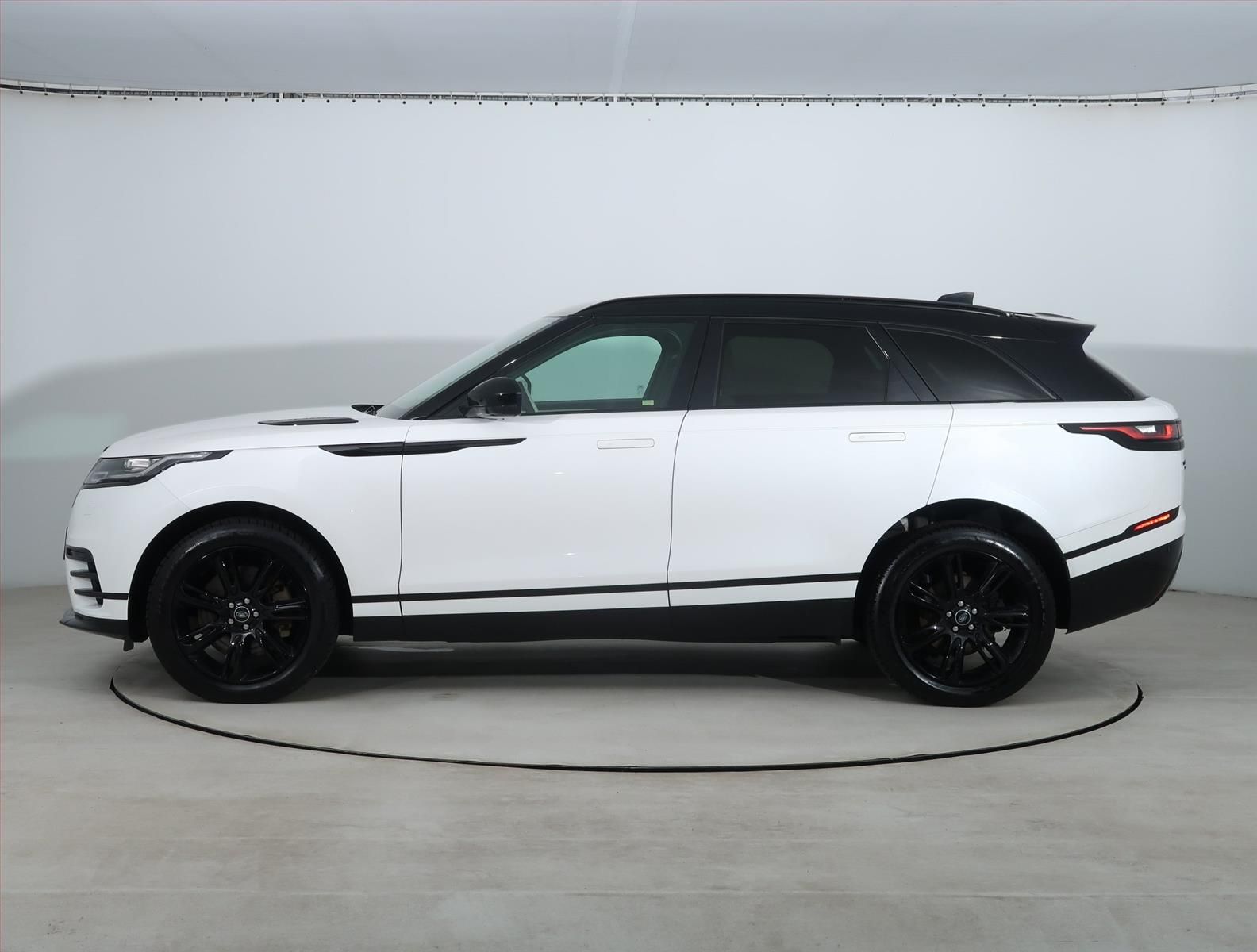 Land Rover Range Rover Velar, D300 - fotka 3