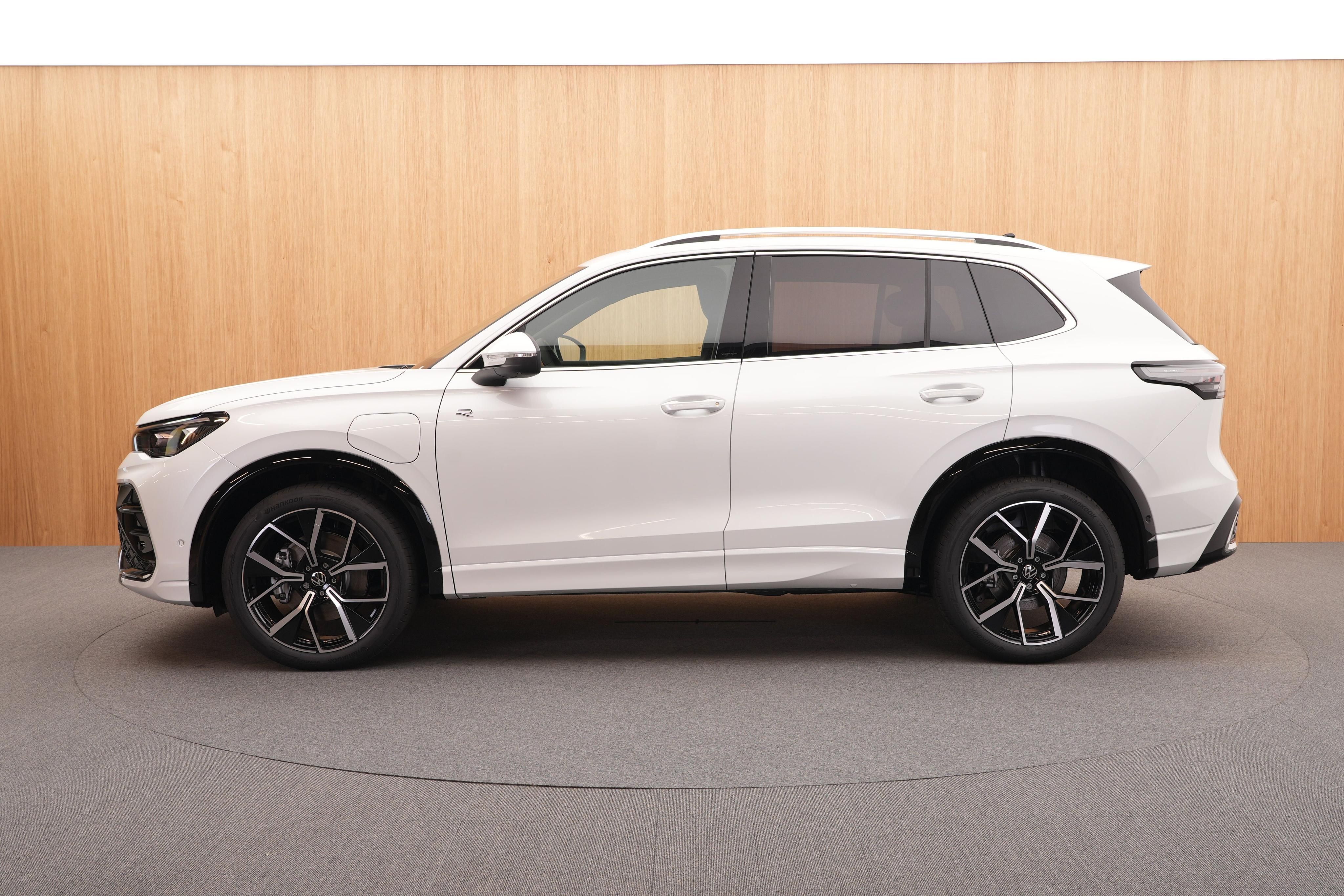 Volkswagen Tiguan, R-Line People Hybrid DSG - fotka 2