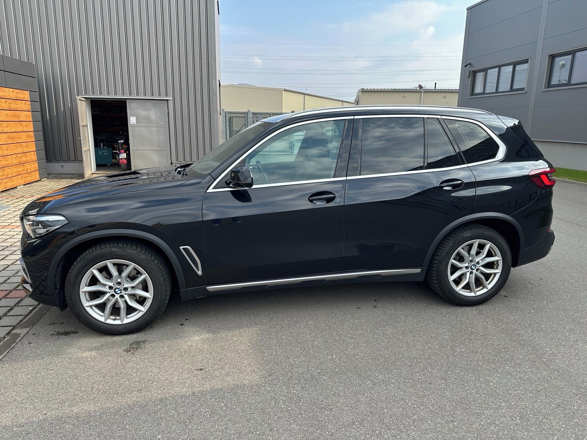 BMW X5, xDrive 30d, + zimní pneu - fotka 2
