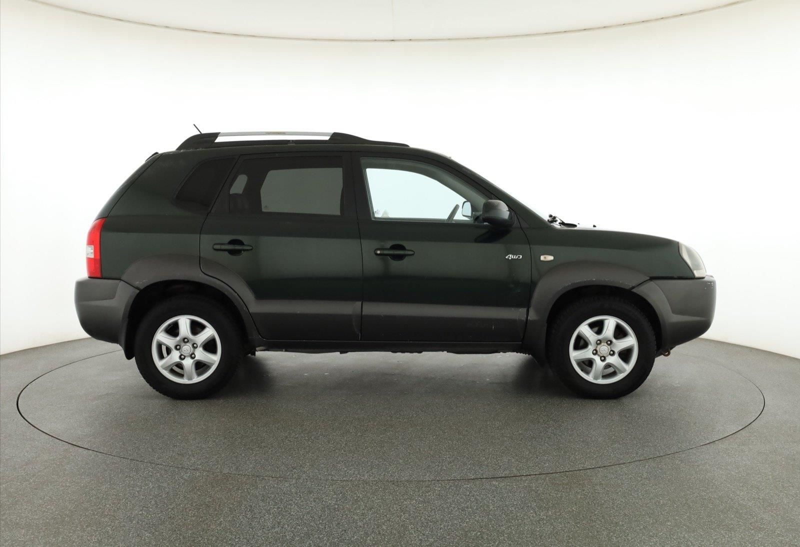 Hyundai Tucson, 2.0 CRDi, 4X4, po STK, Klima - fotka 6