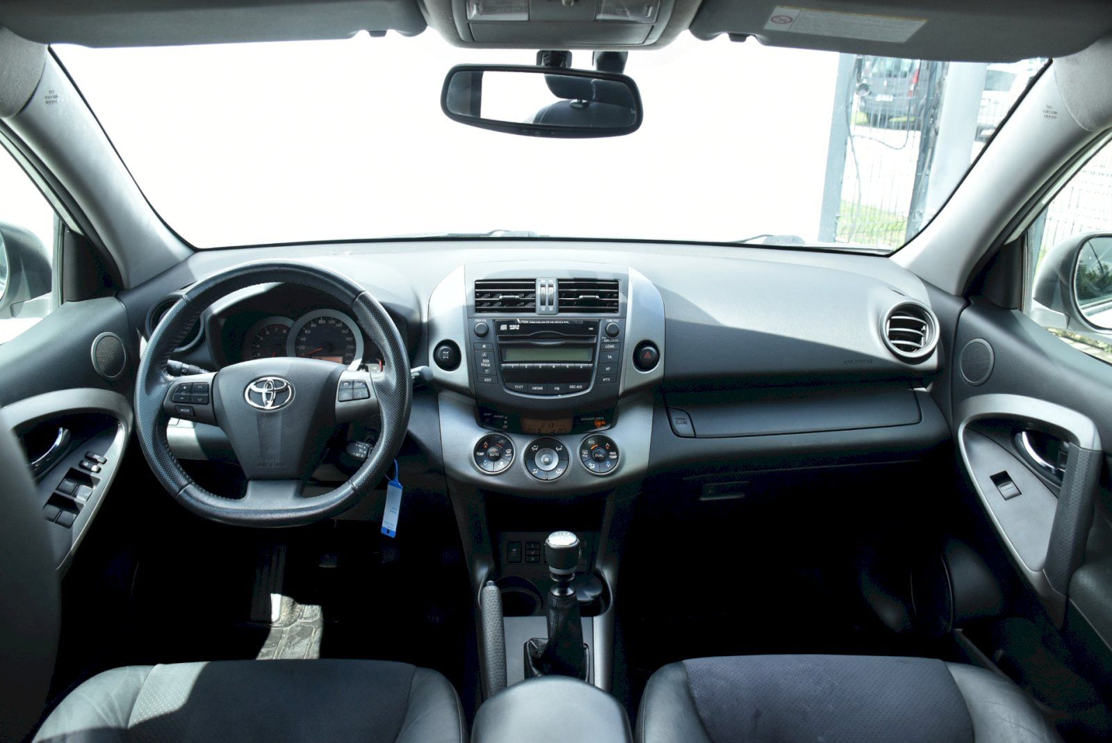 Toyota Rav4, 2.0i 116kW - fotka 5
