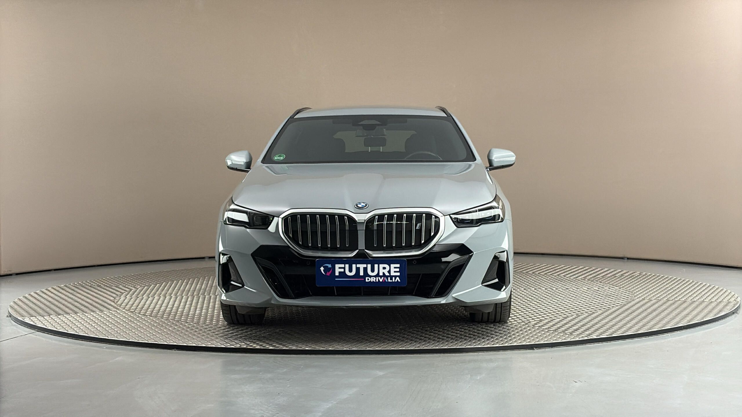 BMW i5, 40 AUT eDrive M-paket Touring - fotka 3