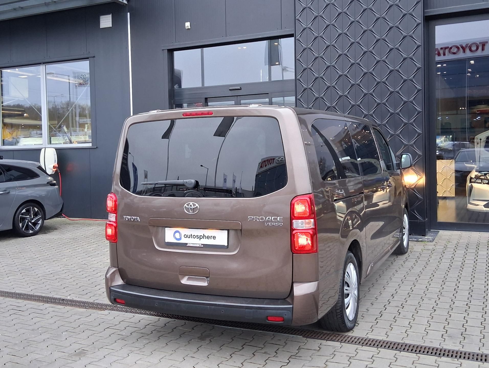 Toyota Proace Verso, SHUTTLE 2.0 D-4D 130kW 8 míst - fotka 3