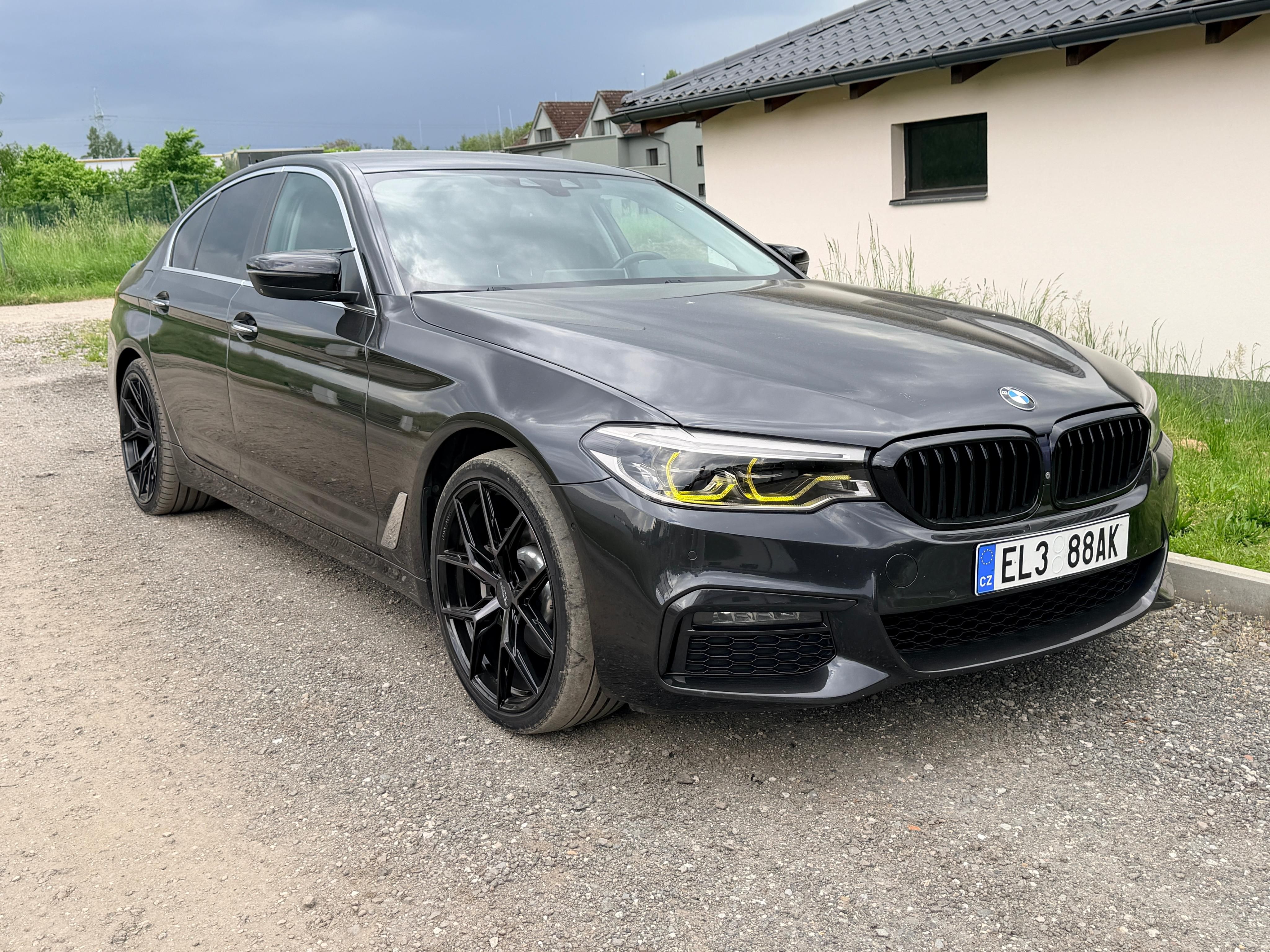 BMW Řada 5, 530e iPerformance, Mpaket - fotka 2